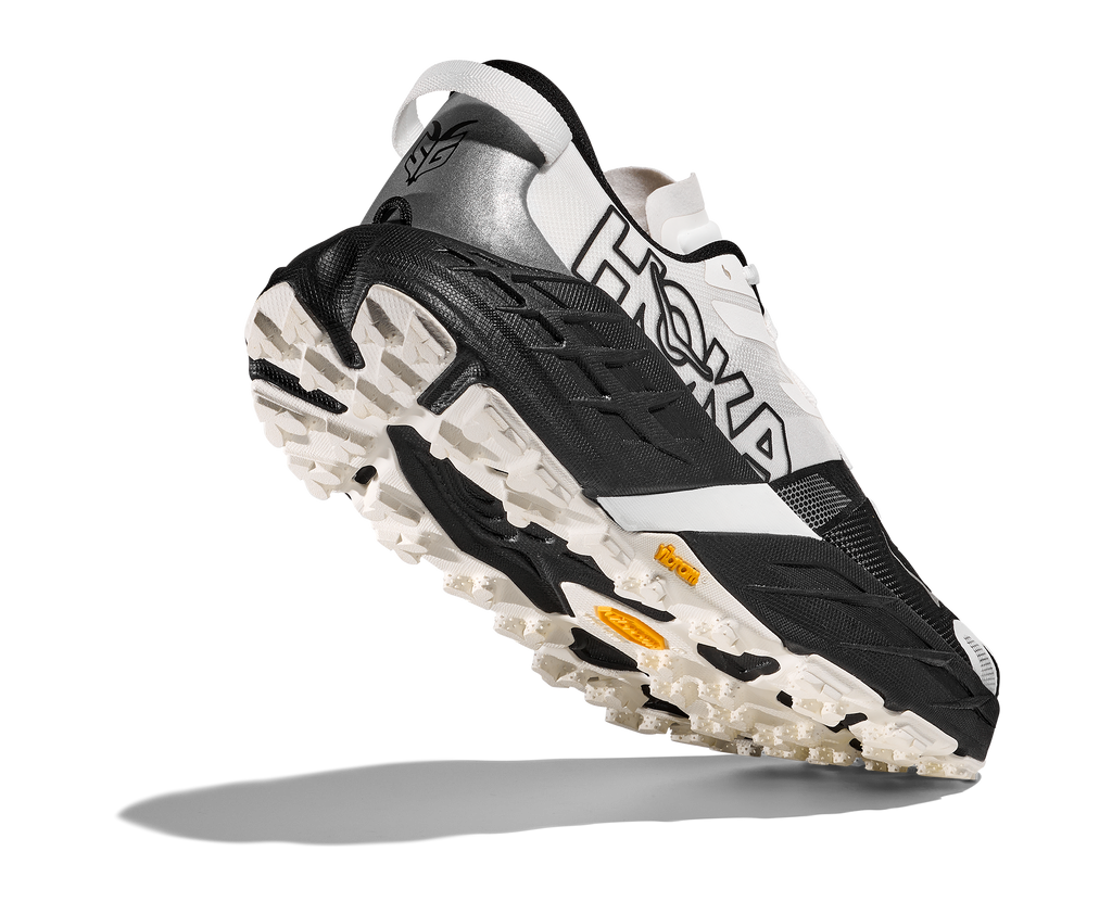 HOKA Women's Speedgoat 7 - BLACK / WHITE