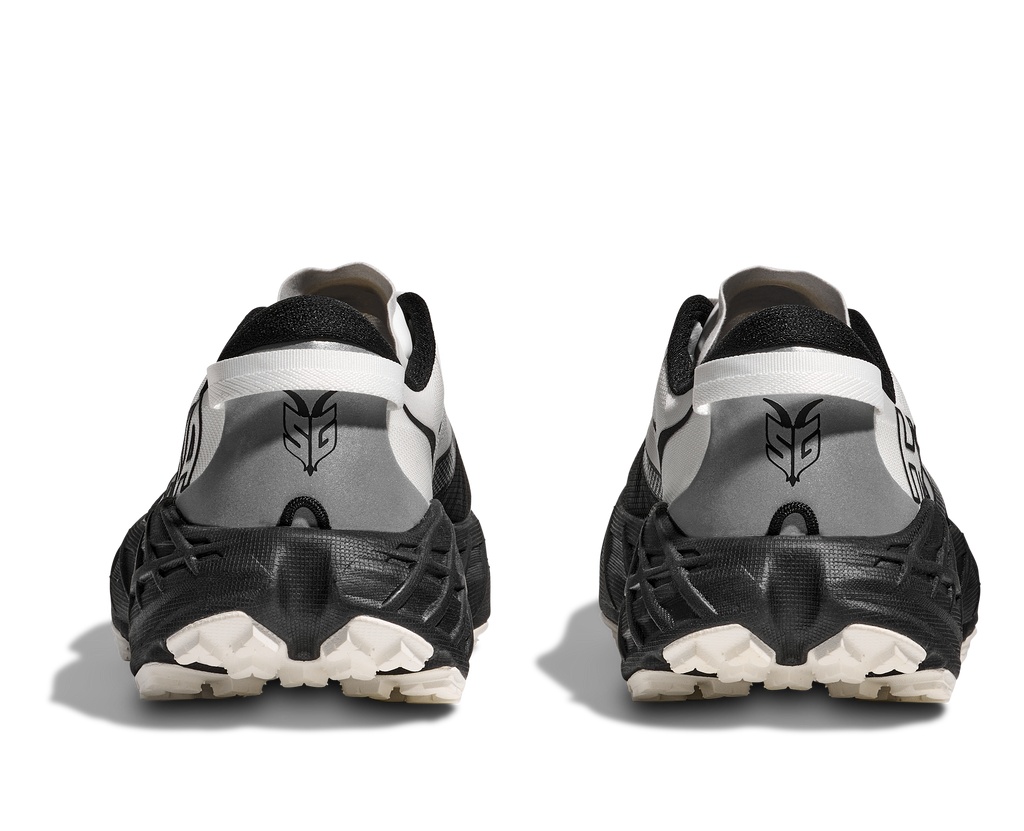 HOKA Women's Speedgoat 7 - BLACK / WHITE