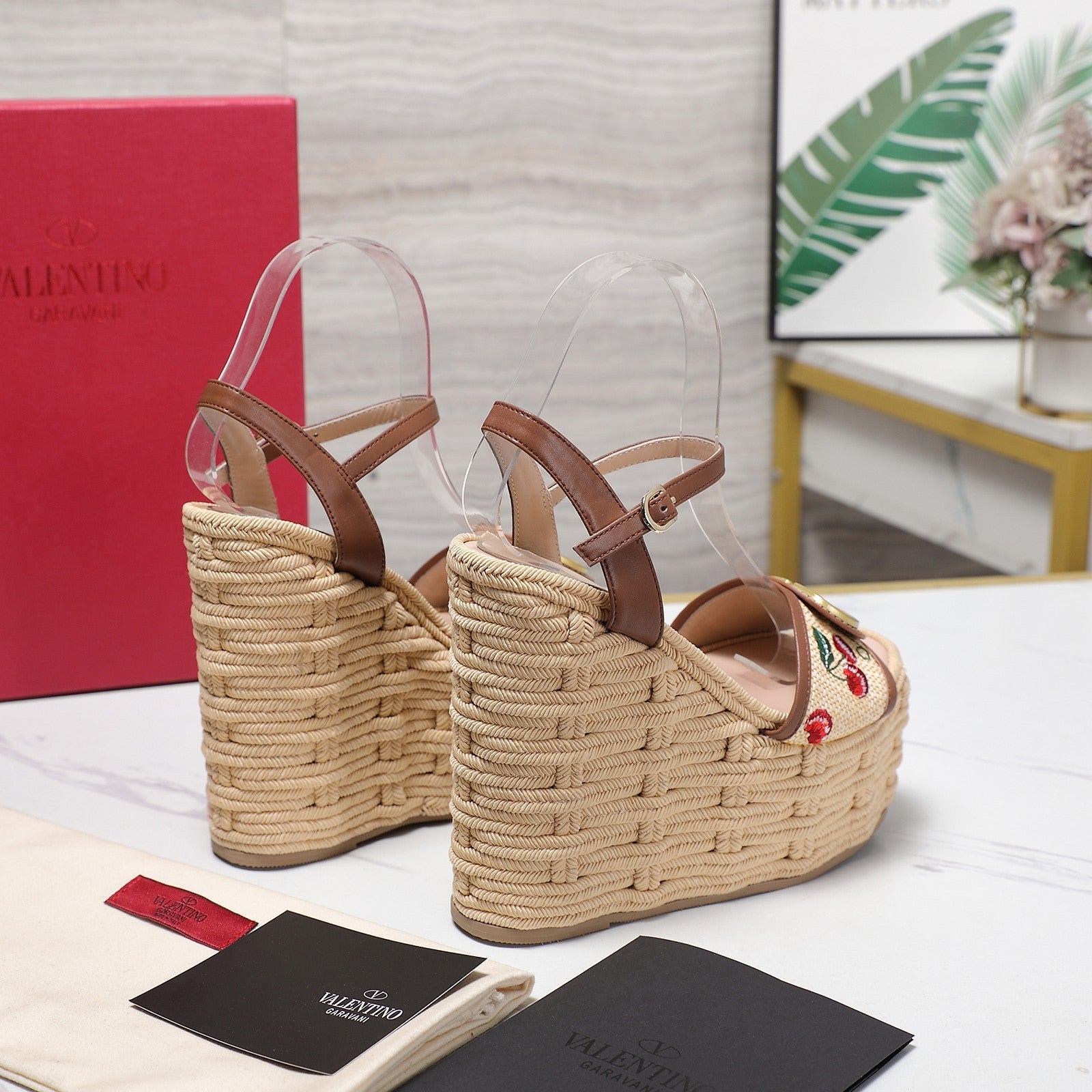 VL Flatform Sandal 15mm In Brown Cherry Embroidery Cowhide 456392