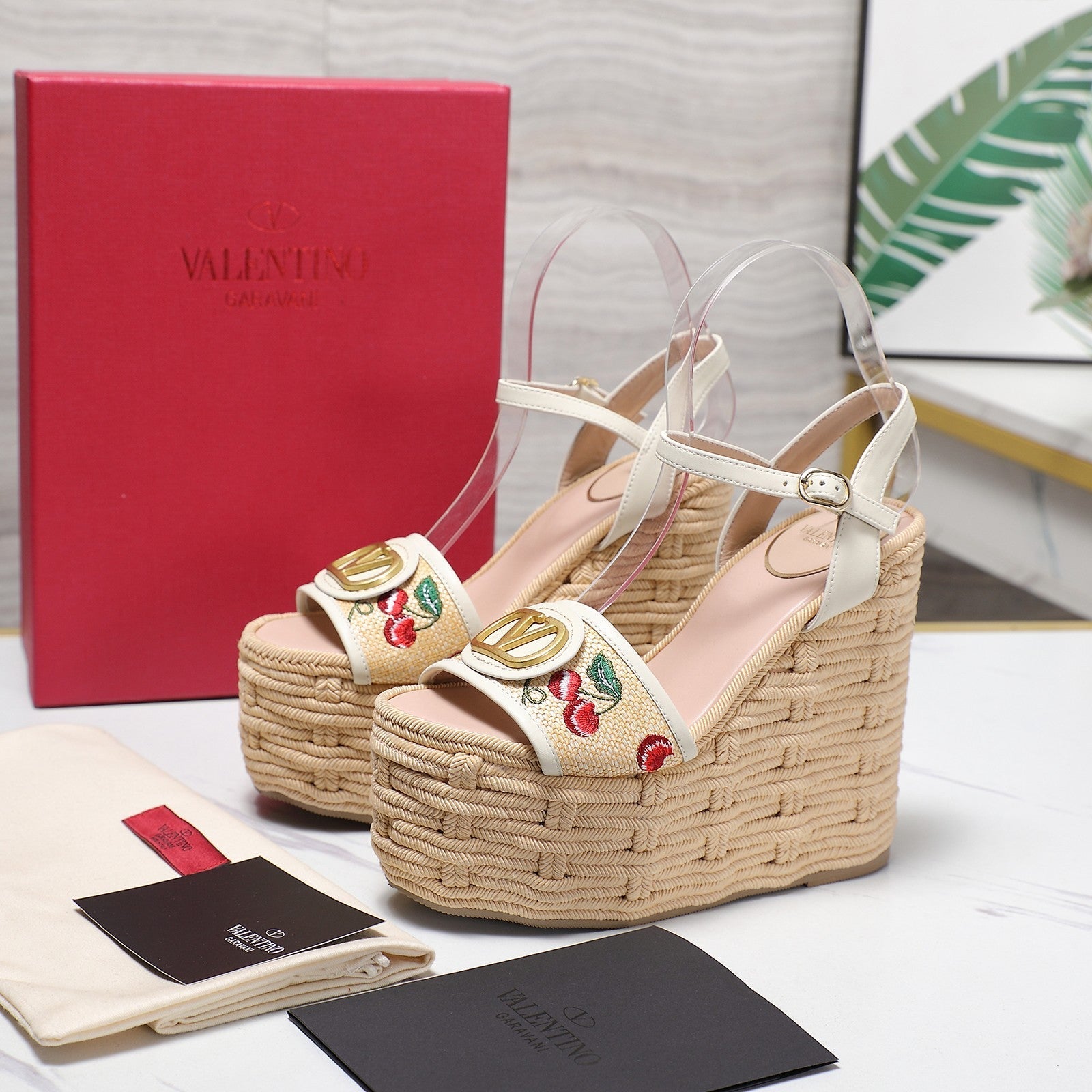 VL Flatform Sandal 15mm In White Cherry Embroidery Cowhide 456391
