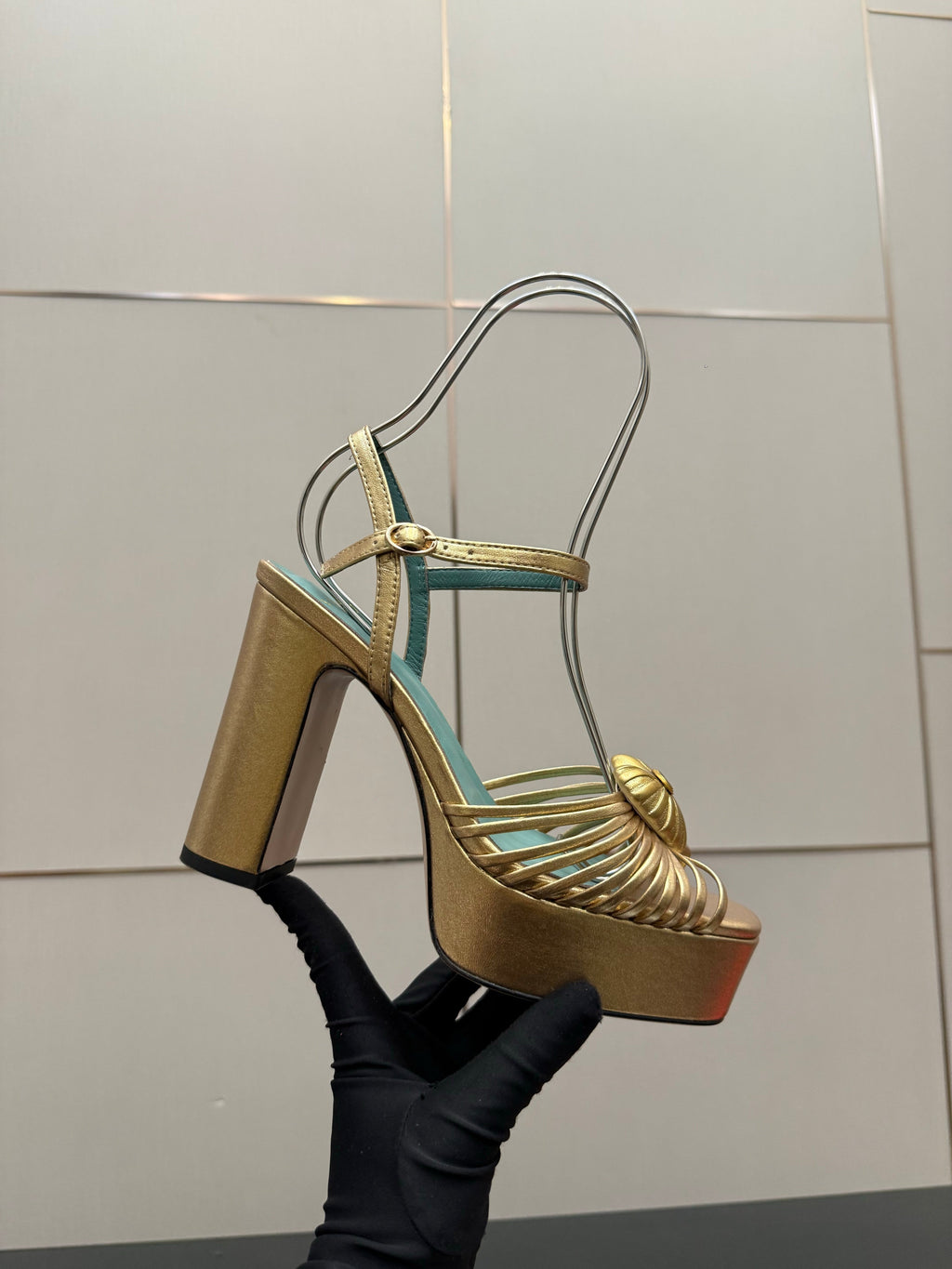 VALENTINO Classic Sandals Gold in Sheepskin 629540