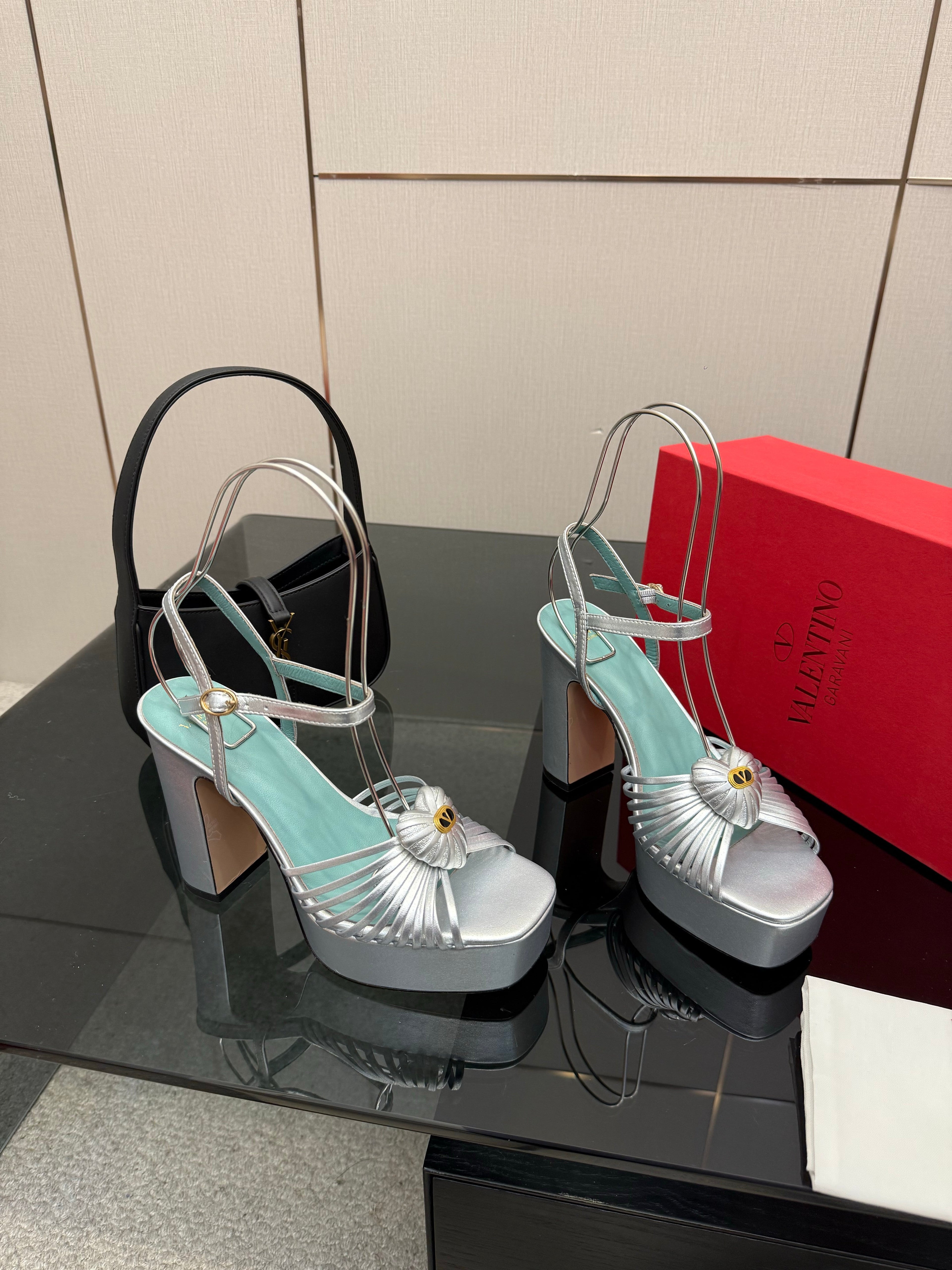 VALENTINO Classic Sandals Silver in Sheepskin 629543