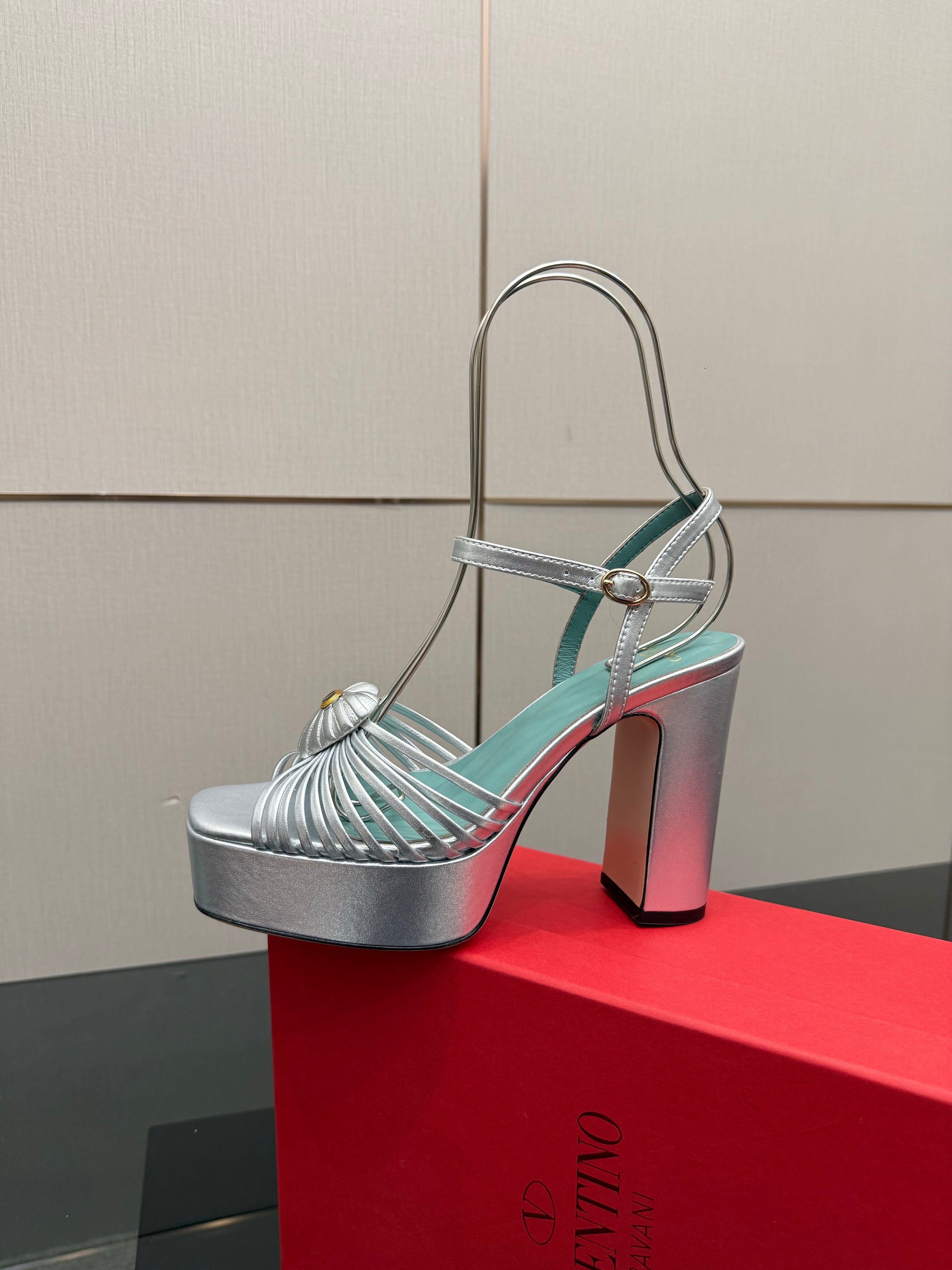 VALENTINO Classic Sandals Silver in Sheepskin 629543