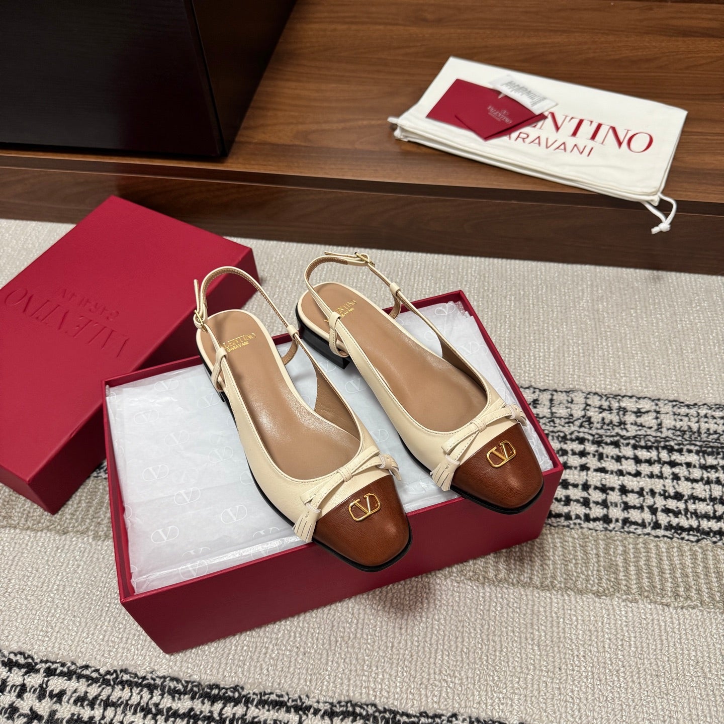Valentino Garavani Slingback Brown Cream in Sheepskin 685892