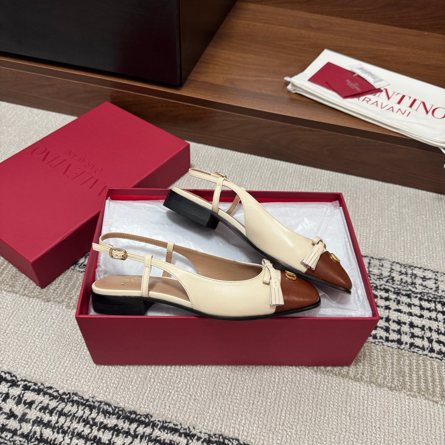 Valentino Garavani Slingback Brown Cream in Sheepskin 685892