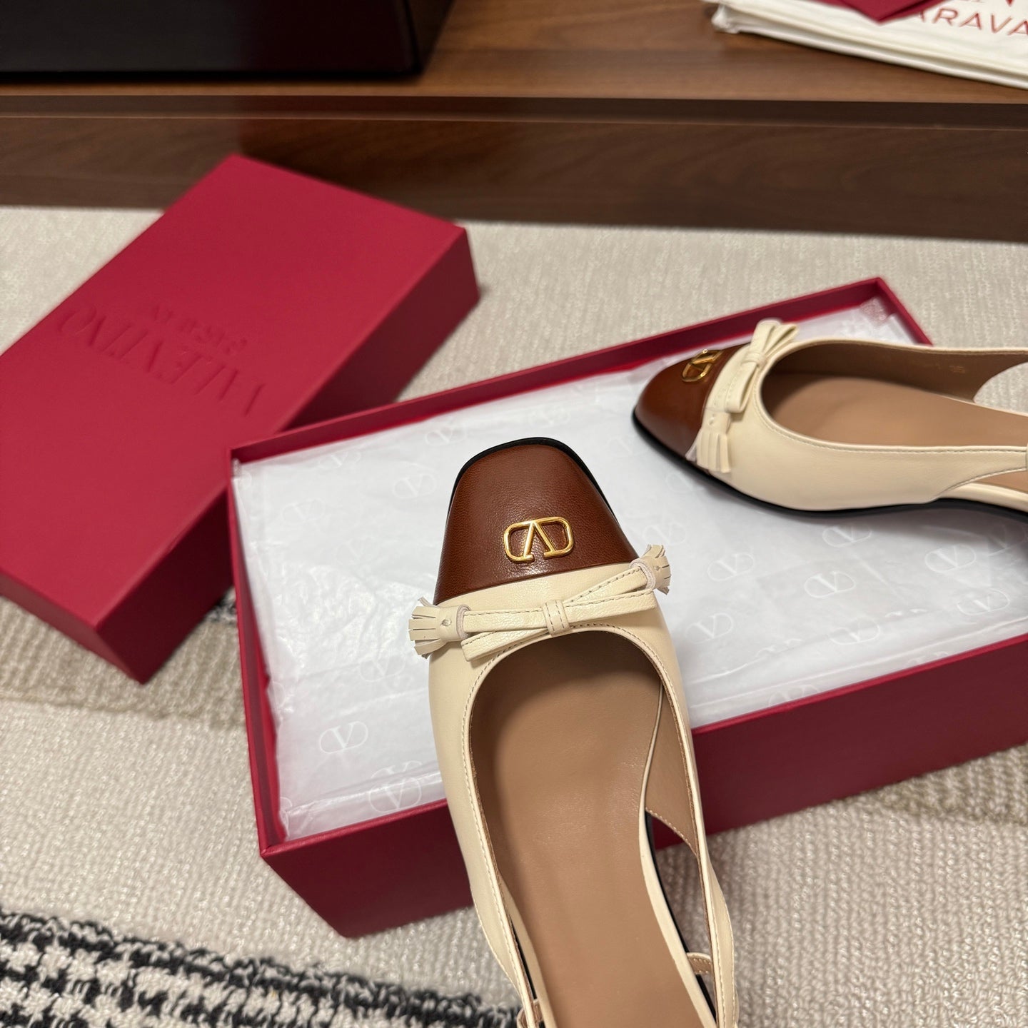 Valentino Garavani Slingback Brown Cream in Sheepskin 685892