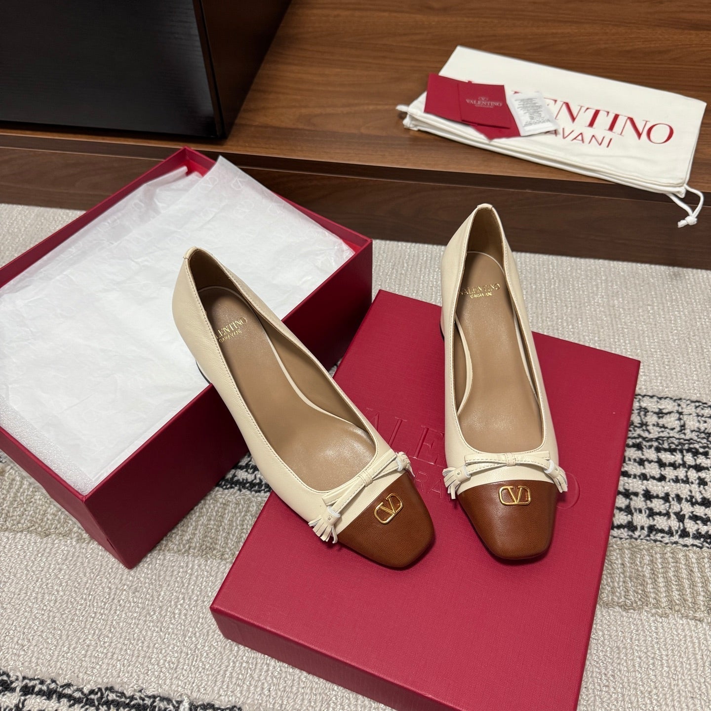 Valentino Garavani Pumps 60 Brown Cream in Sheepskin 685890