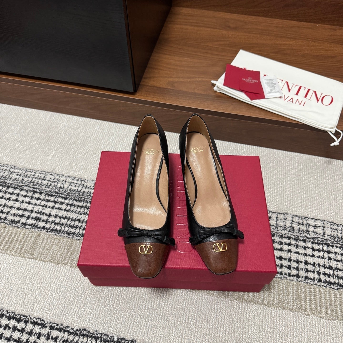 Valentino Garavani Pumps 60 Dark Brown Black in Sheepskin 685889