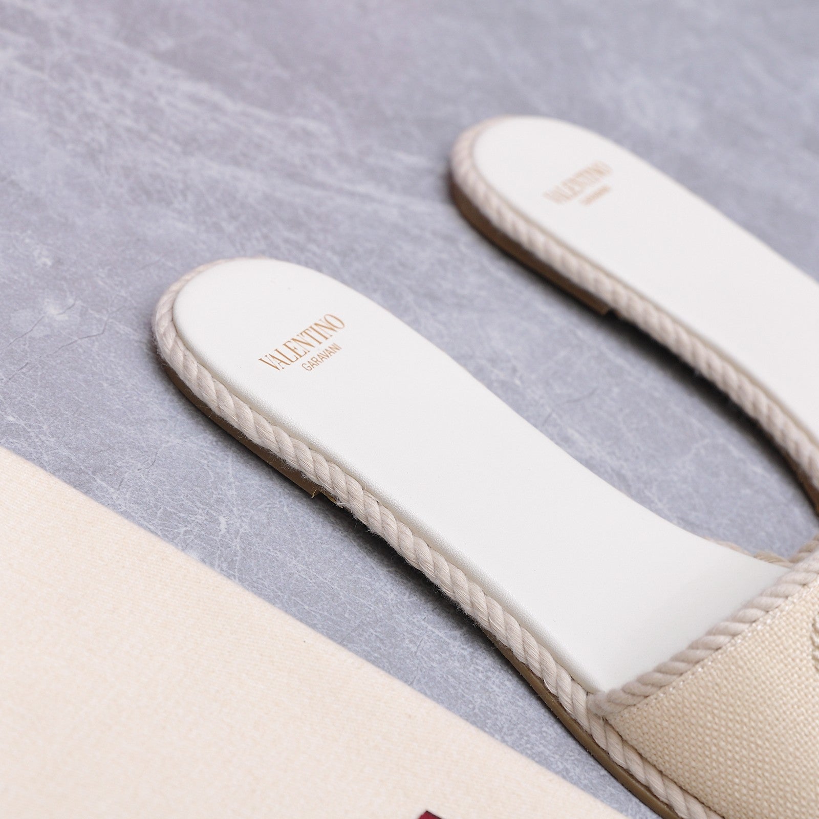 VLTN VLogo Torchon Flat Slides Cream Leather 913083