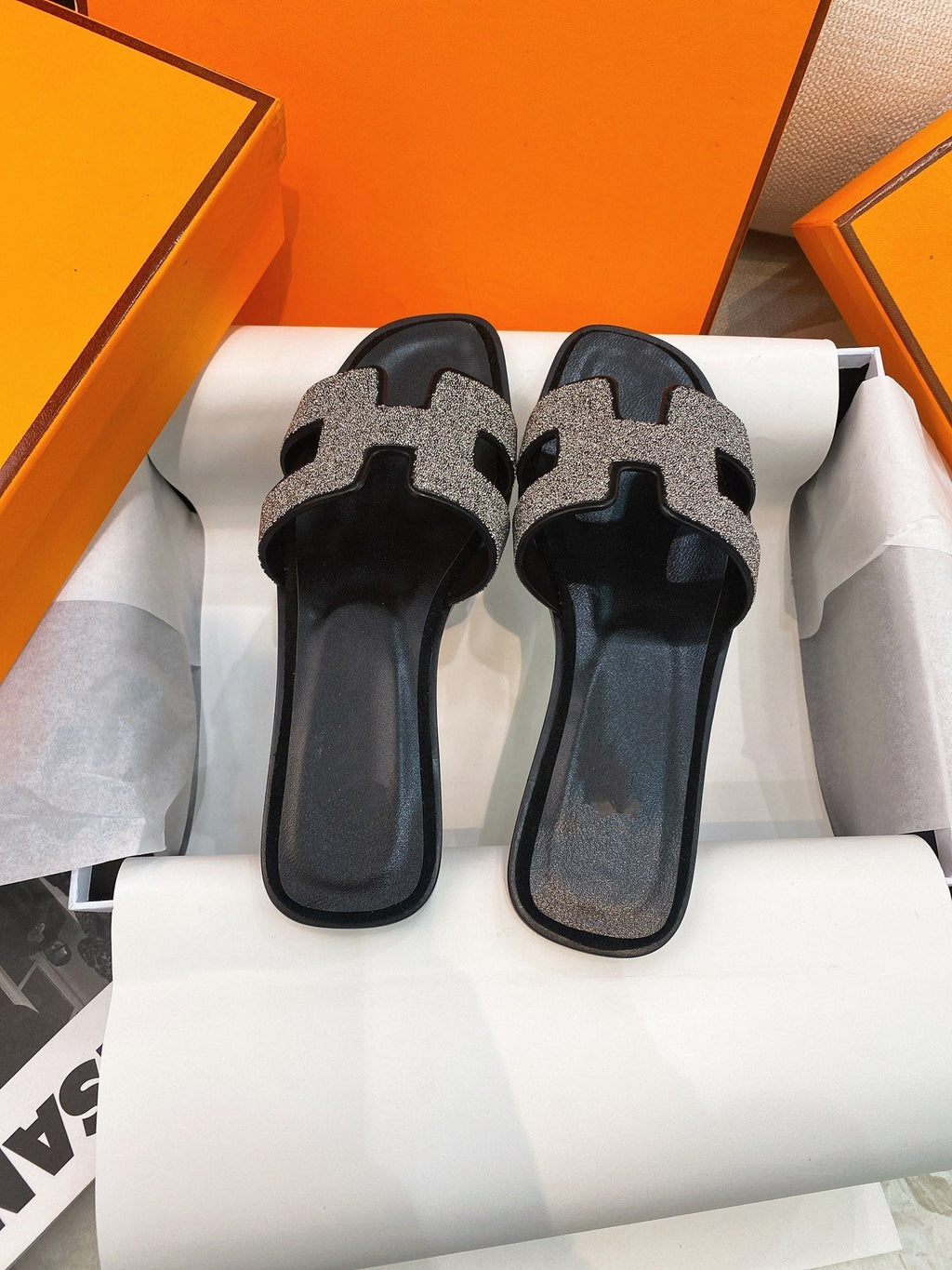 HERMES 0ran Sandal Caviar Black Leather