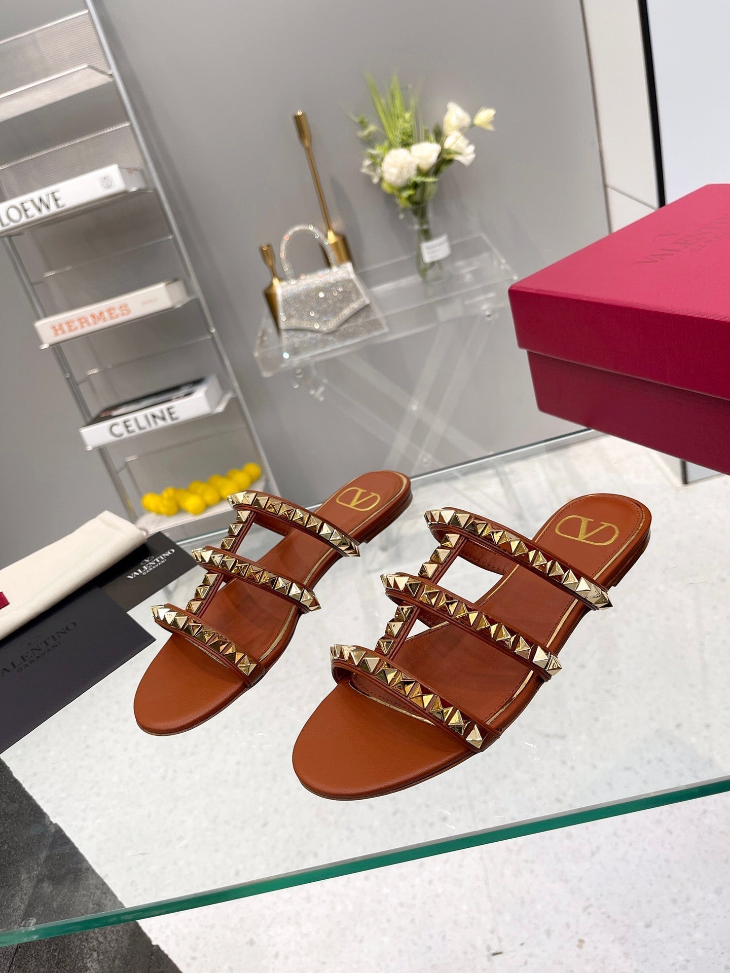 VT 26s Rockstud Flat Sandals Brown Sheepskin 714933