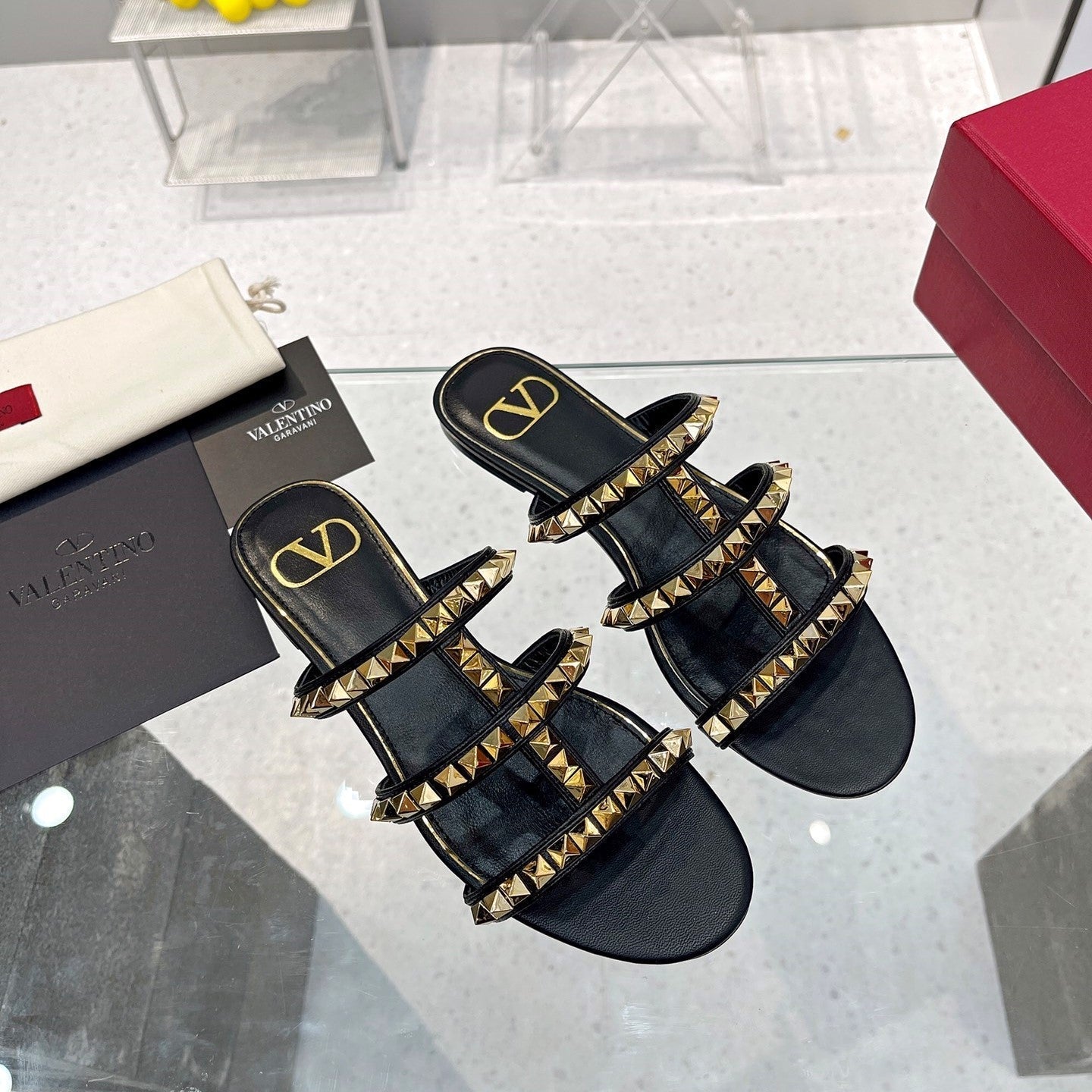 VT 26s Rockstud Flat Sandals Black Sheepskin 714932