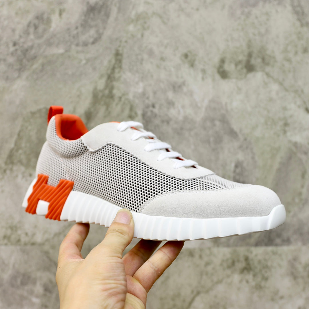 HM BOUNCING SNEAKER CLOUD AND ORANGE BREATHABLE FABRIC