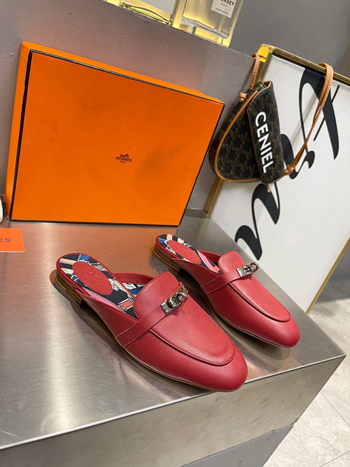 HERMES 0Z MULE RUBY CALFSKIN WITH PATTERN
