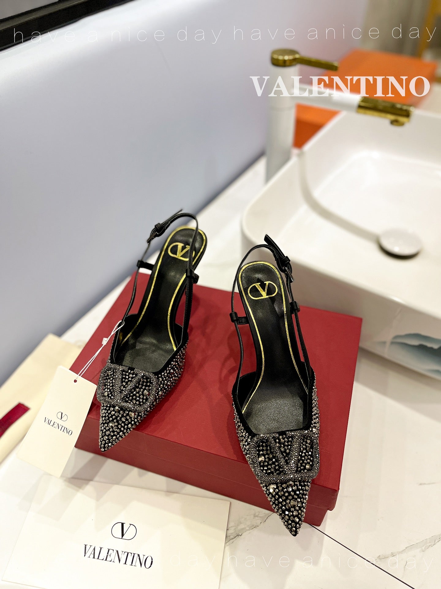 VT Signature Heels Black Diamond Calf Leather 295086