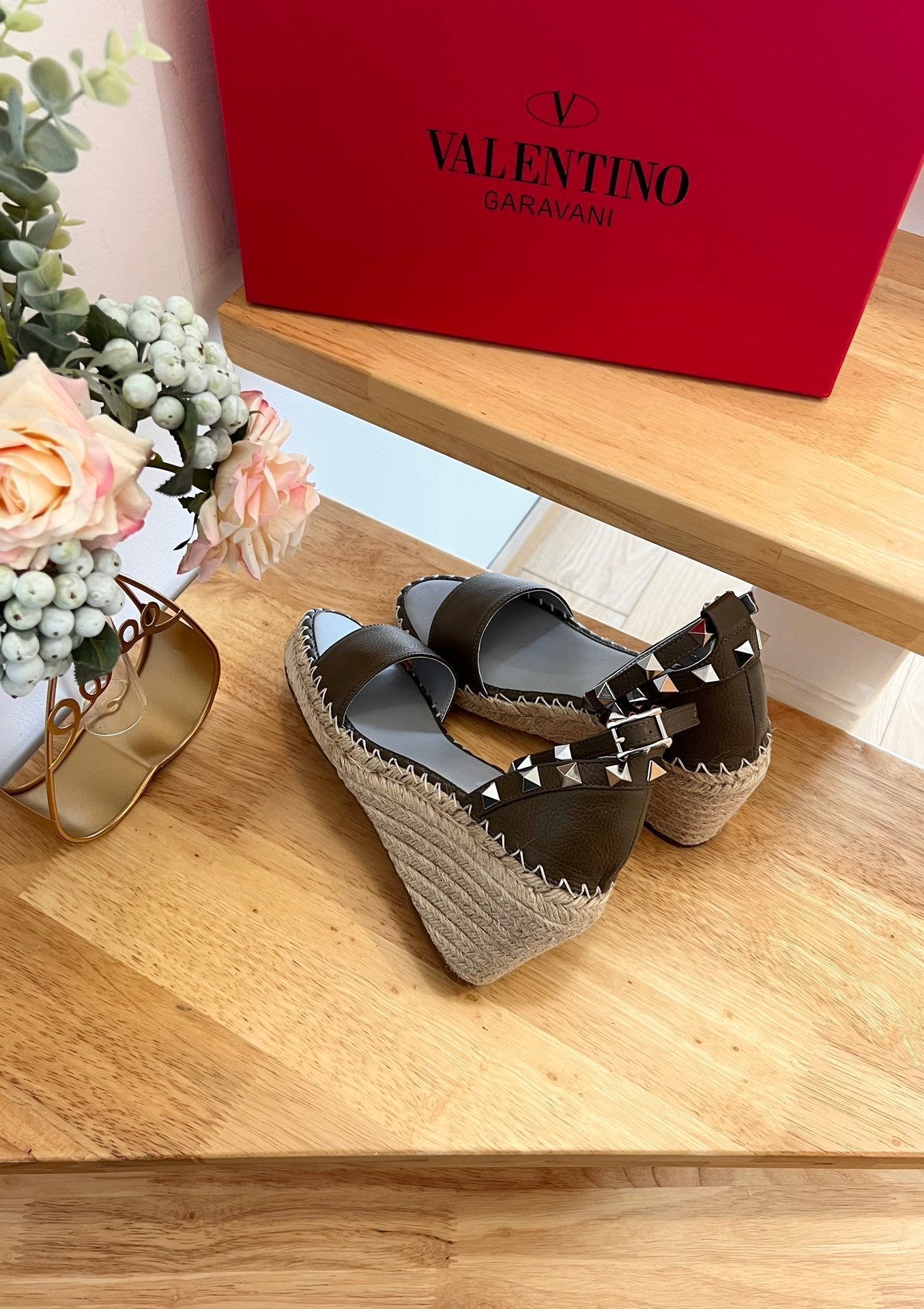 VLogo Rockstud Espadrille Olive Leather 692182