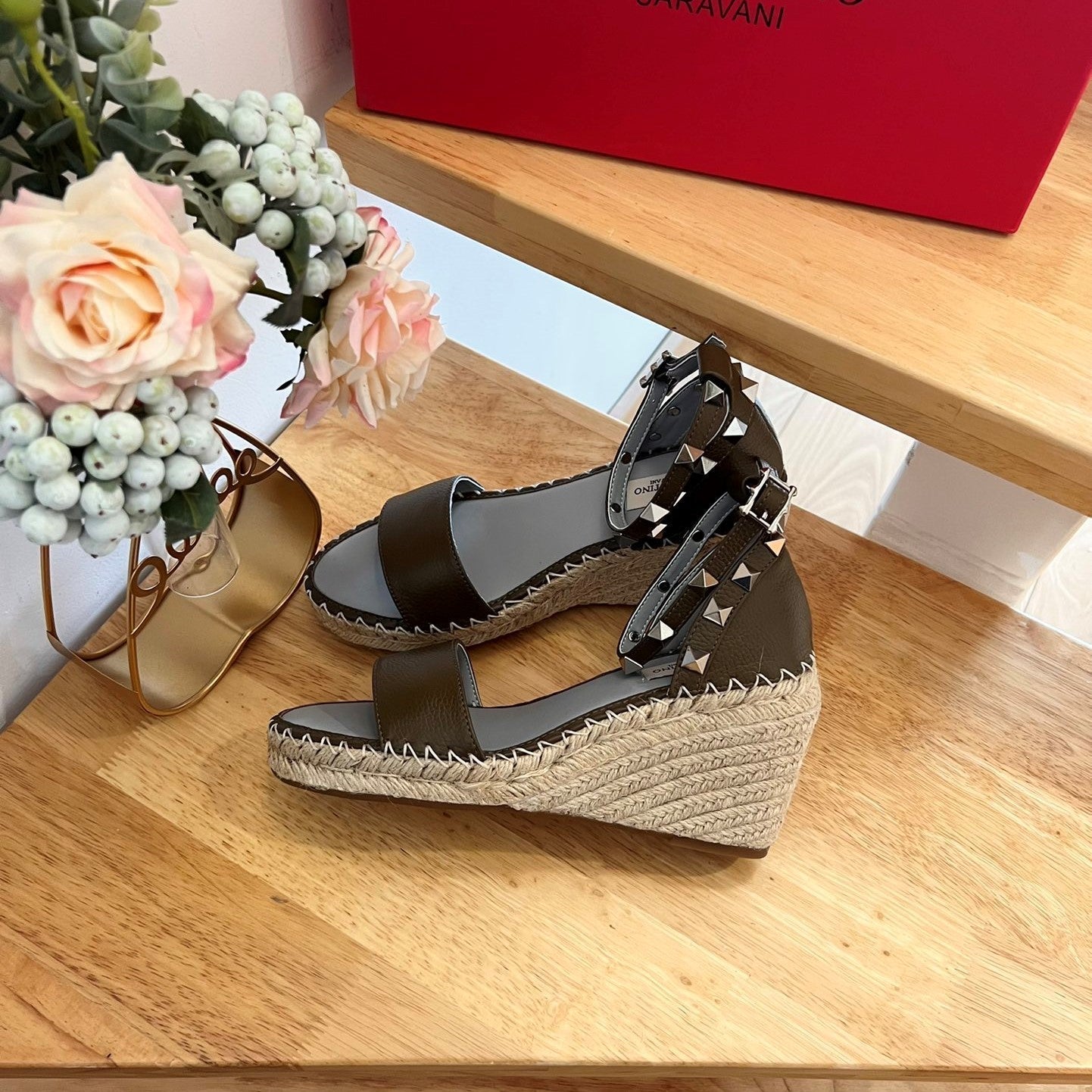 VLogo Rockstud Espadrille Olive Leather 692182