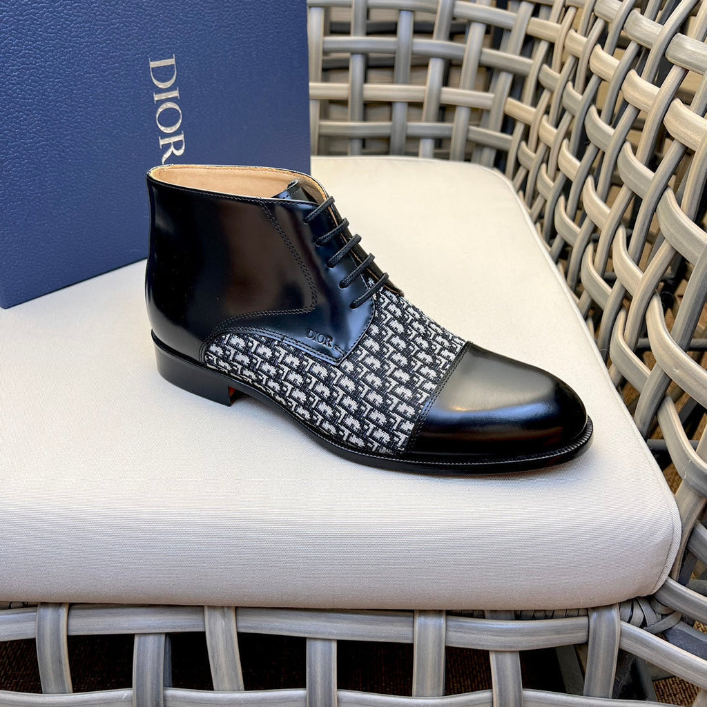 CD HOMME LACE-UP ANKLE BOOT BLACK AND WHITE CALFSKIN