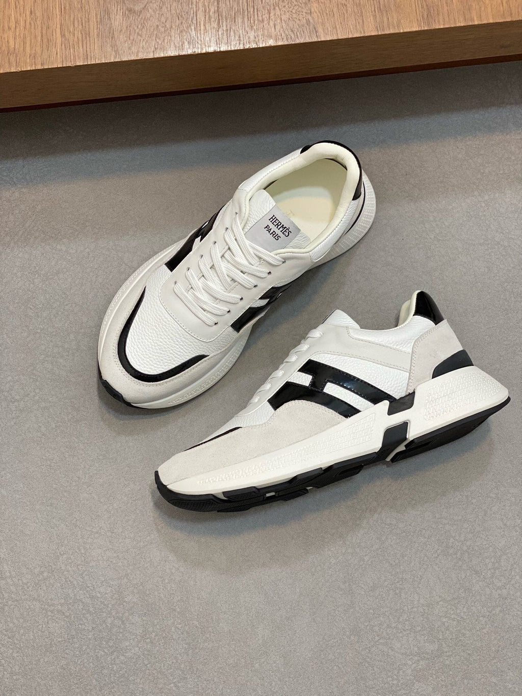 HM HOGAN SNEAKER WHITE CALFSKIN AND SUEDE