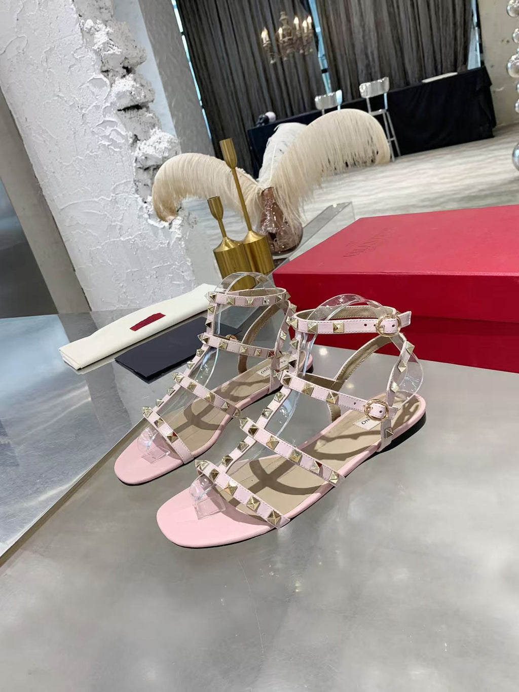 VT Rockstud Sandals Light Pink Leather
