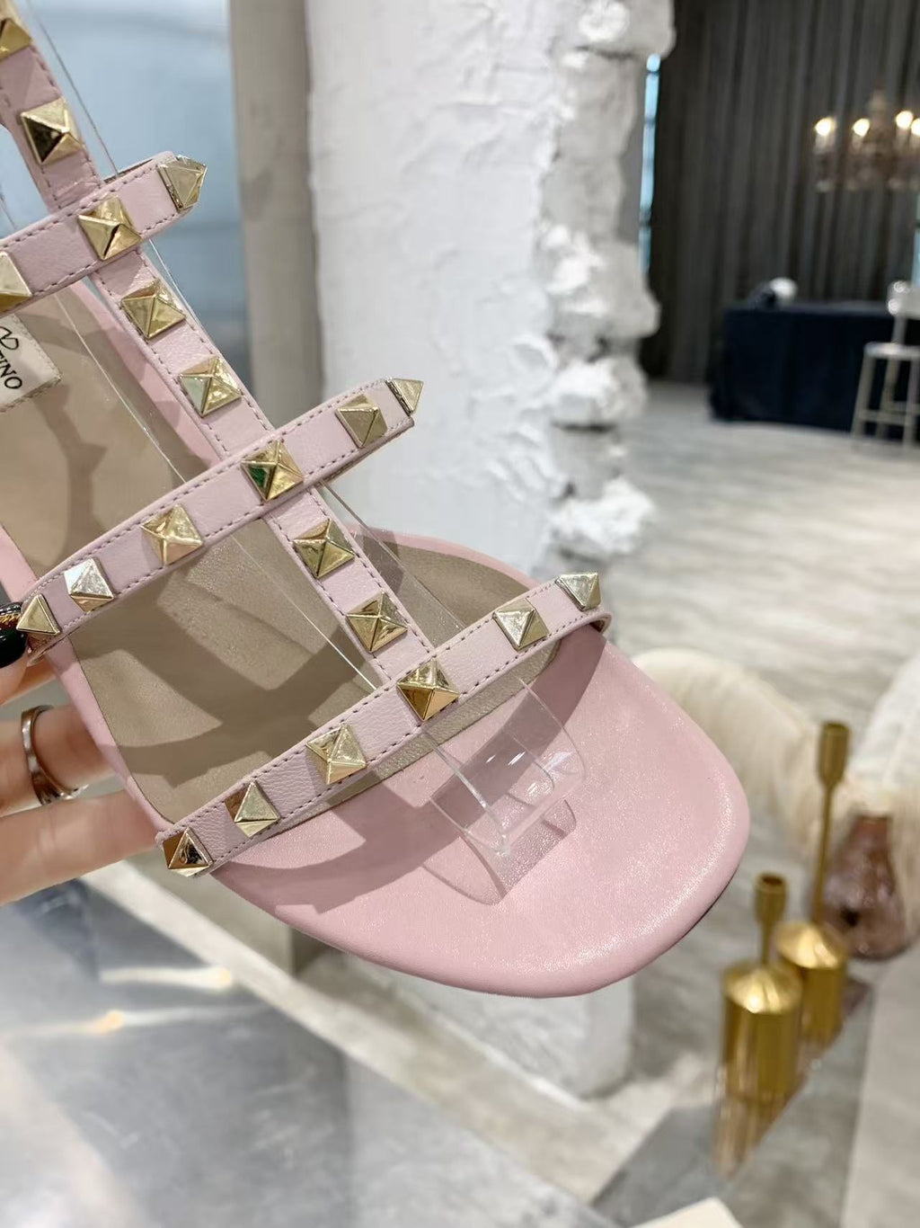 VT Rockstud Sandals Light Pink Leather
