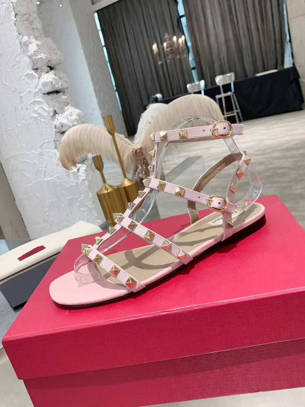 VT Rockstud Sandals Light Pink Leather