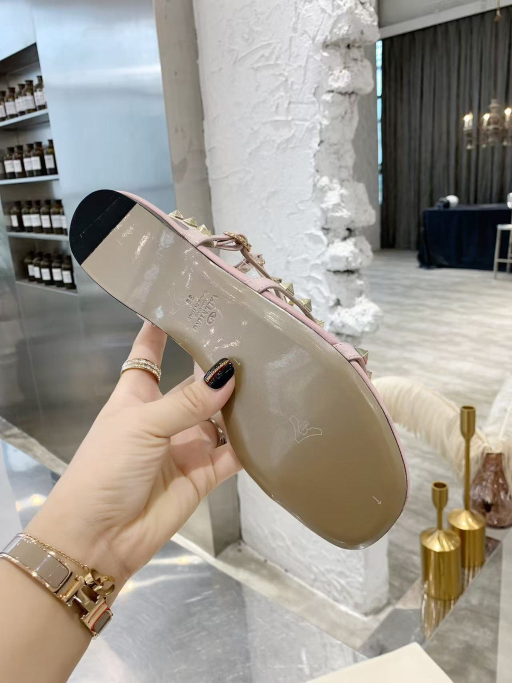 VT Rockstud Sandals Light Pink Leather