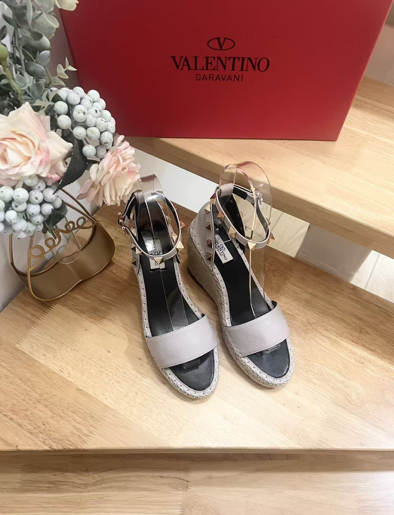 VLogo Rockstud Espadrille Powder Pink Leather