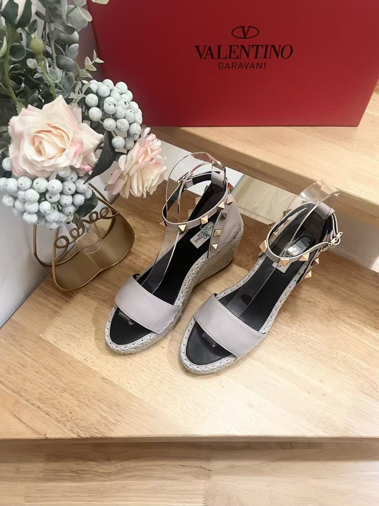 VLogo Rockstud Espadrille Powder Pink Leather