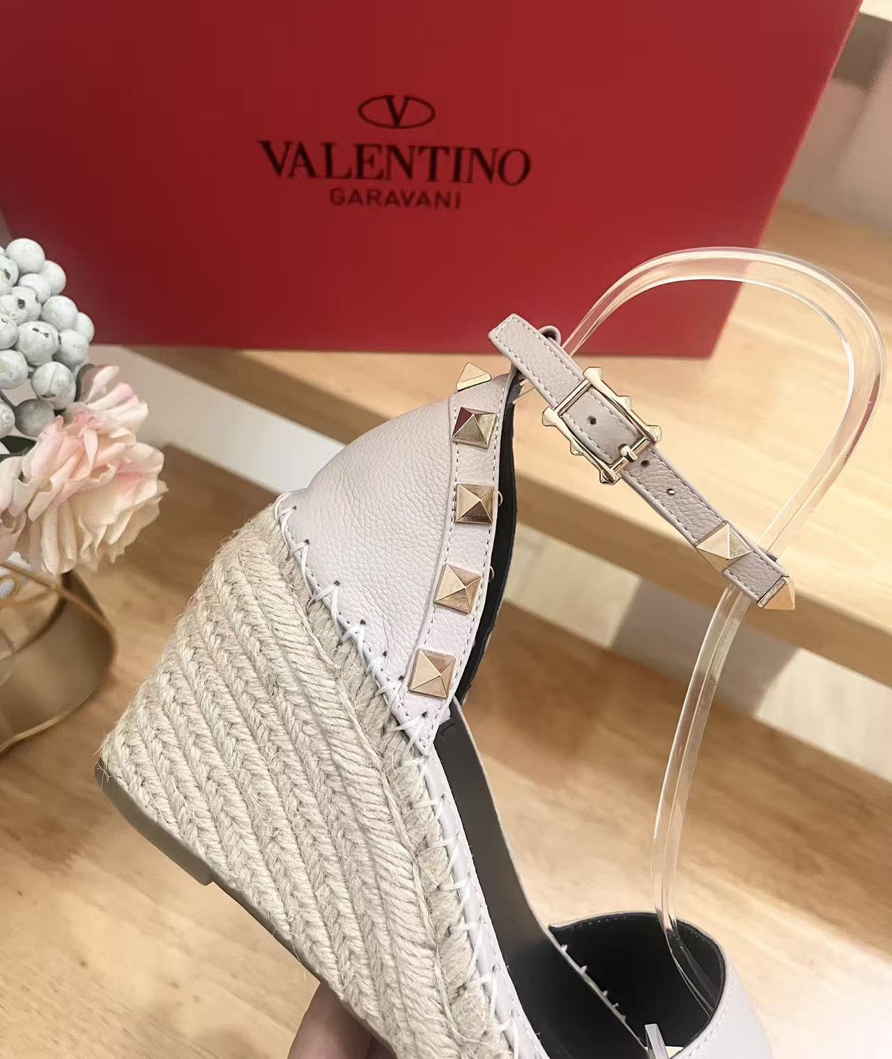 VLogo Rockstud Espadrille Powder Pink Leather