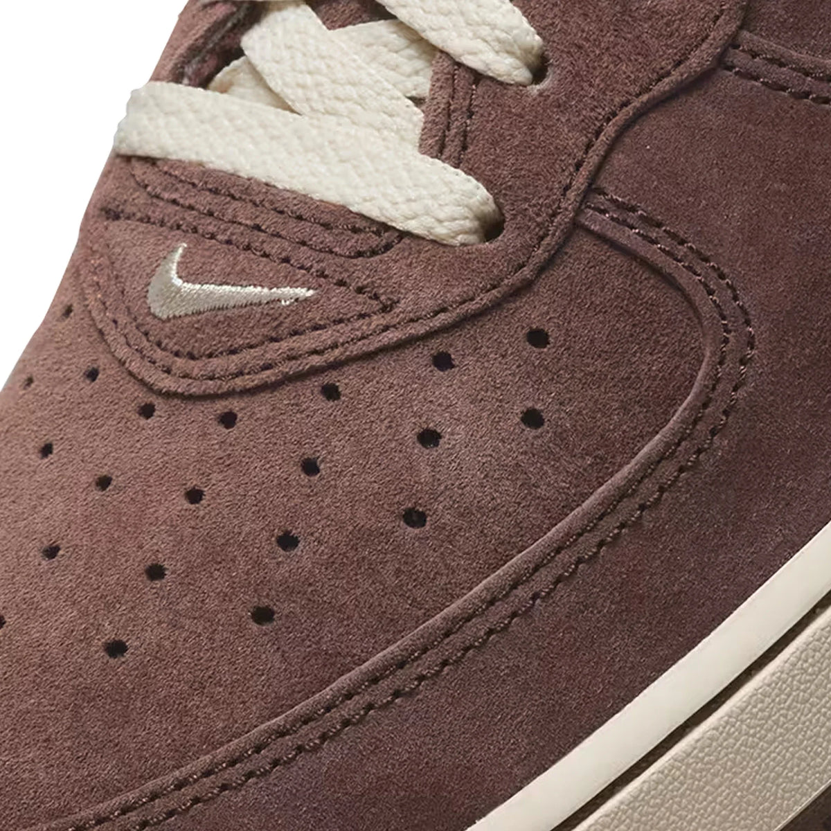 Nike Air Force 1 Mid 'Chocolate' (2022)