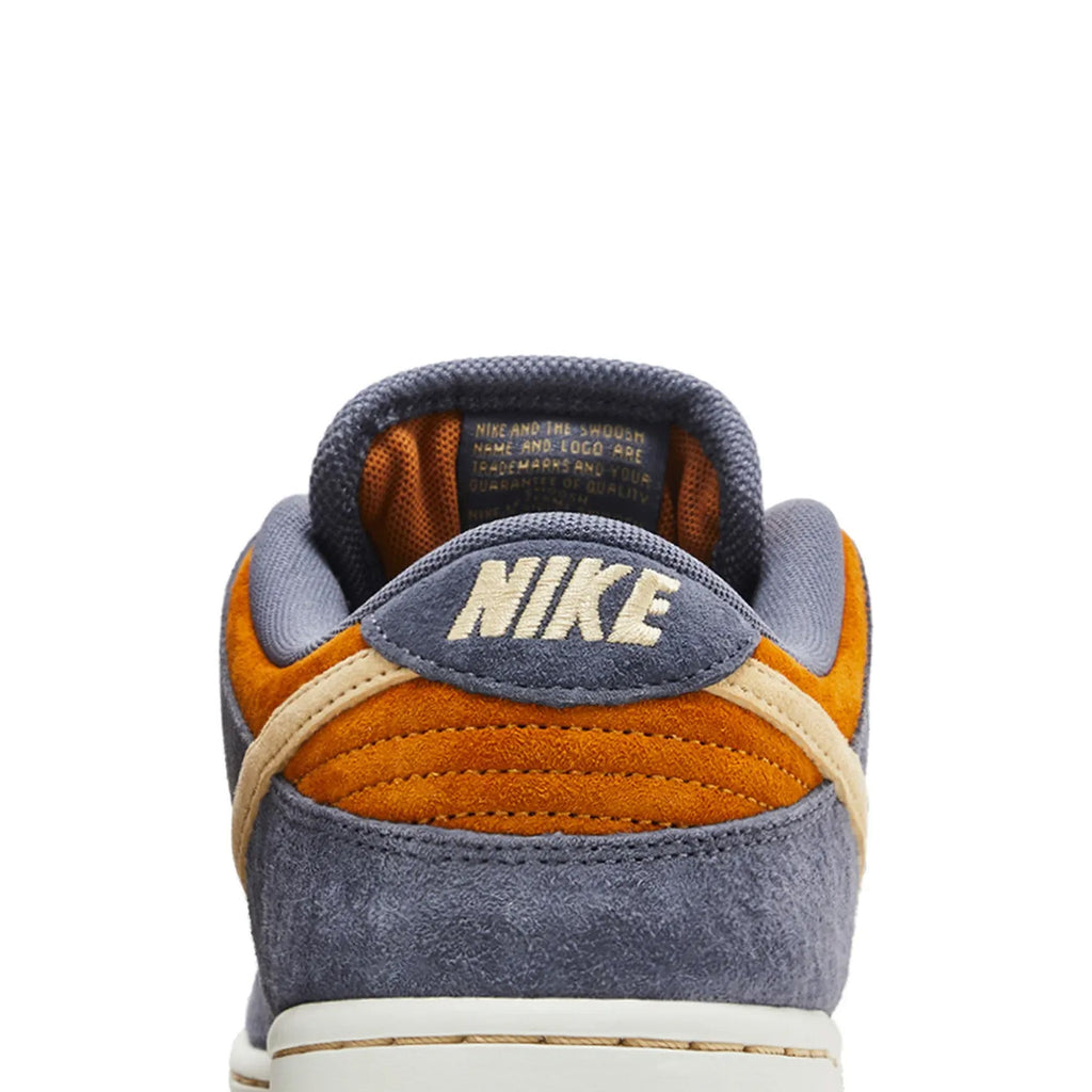 Nike SB Dunk Low 'Light Carbon Monarch' (2024)