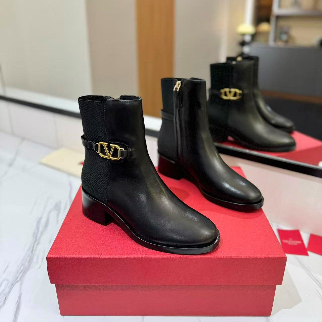 Vlogo Signature Ankle Boot 30mm Black Calfskin