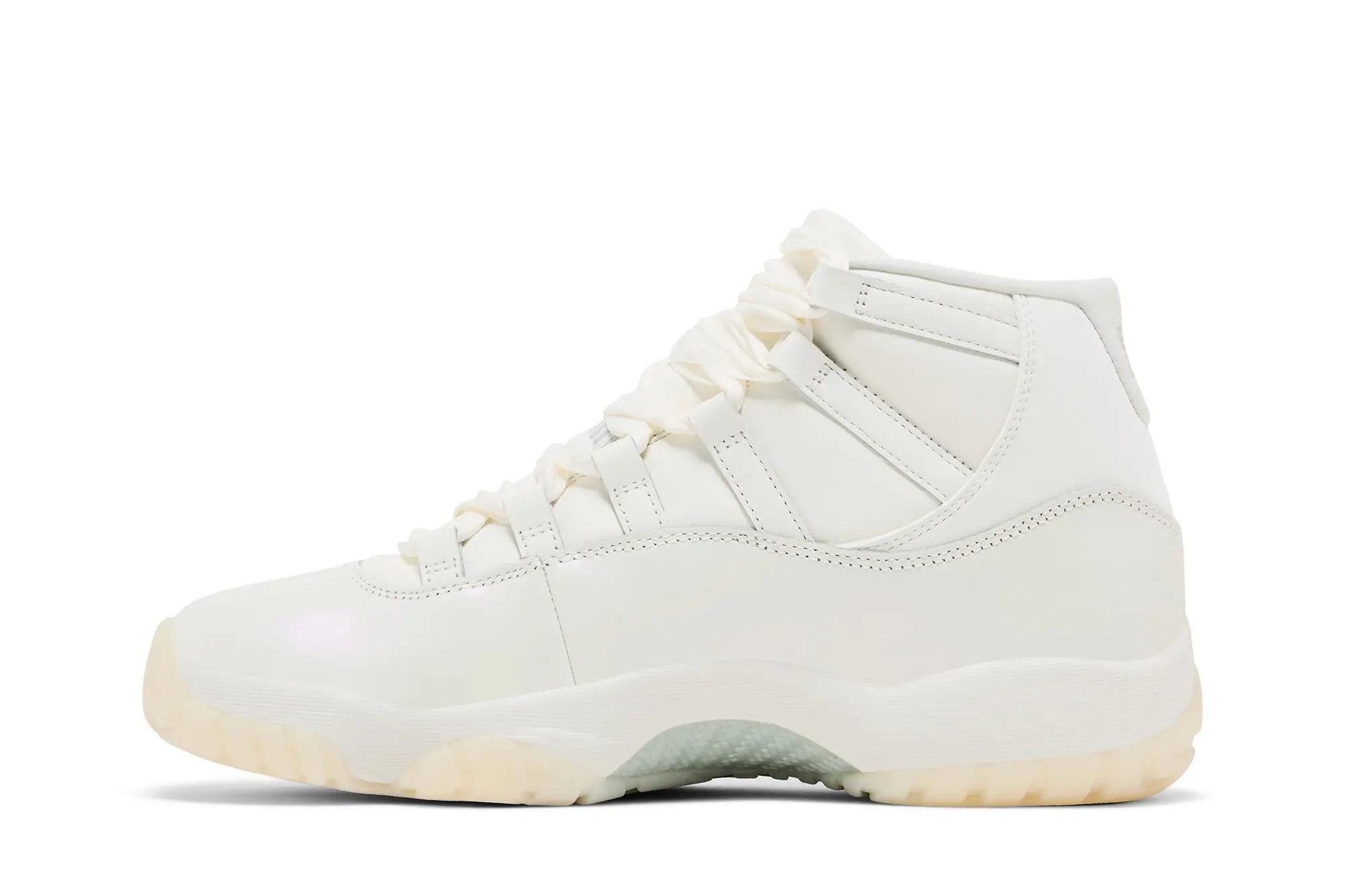 Wmns Jordan 11 Retro 'Pearl / Grand Finale'
