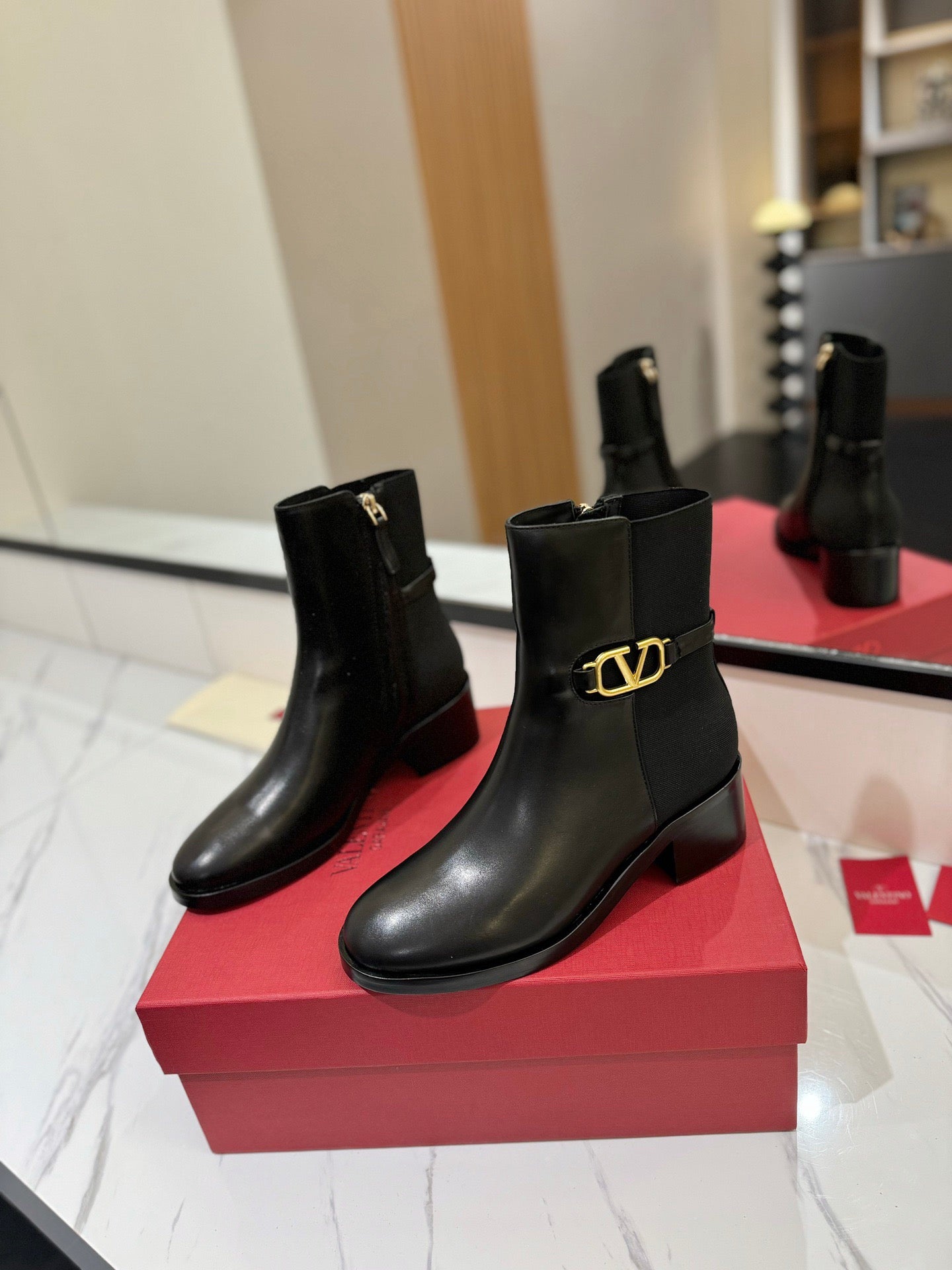 Vlogo Signature Ankle Boot 30mm Black Calfskin