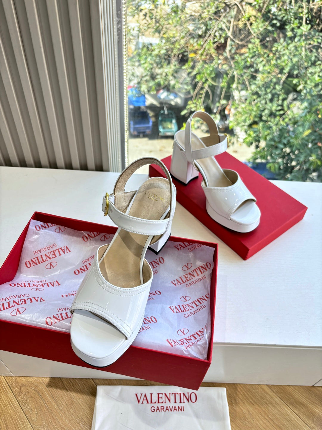 Valentino Fawcette Platform Sandal White Patent Leather 702276