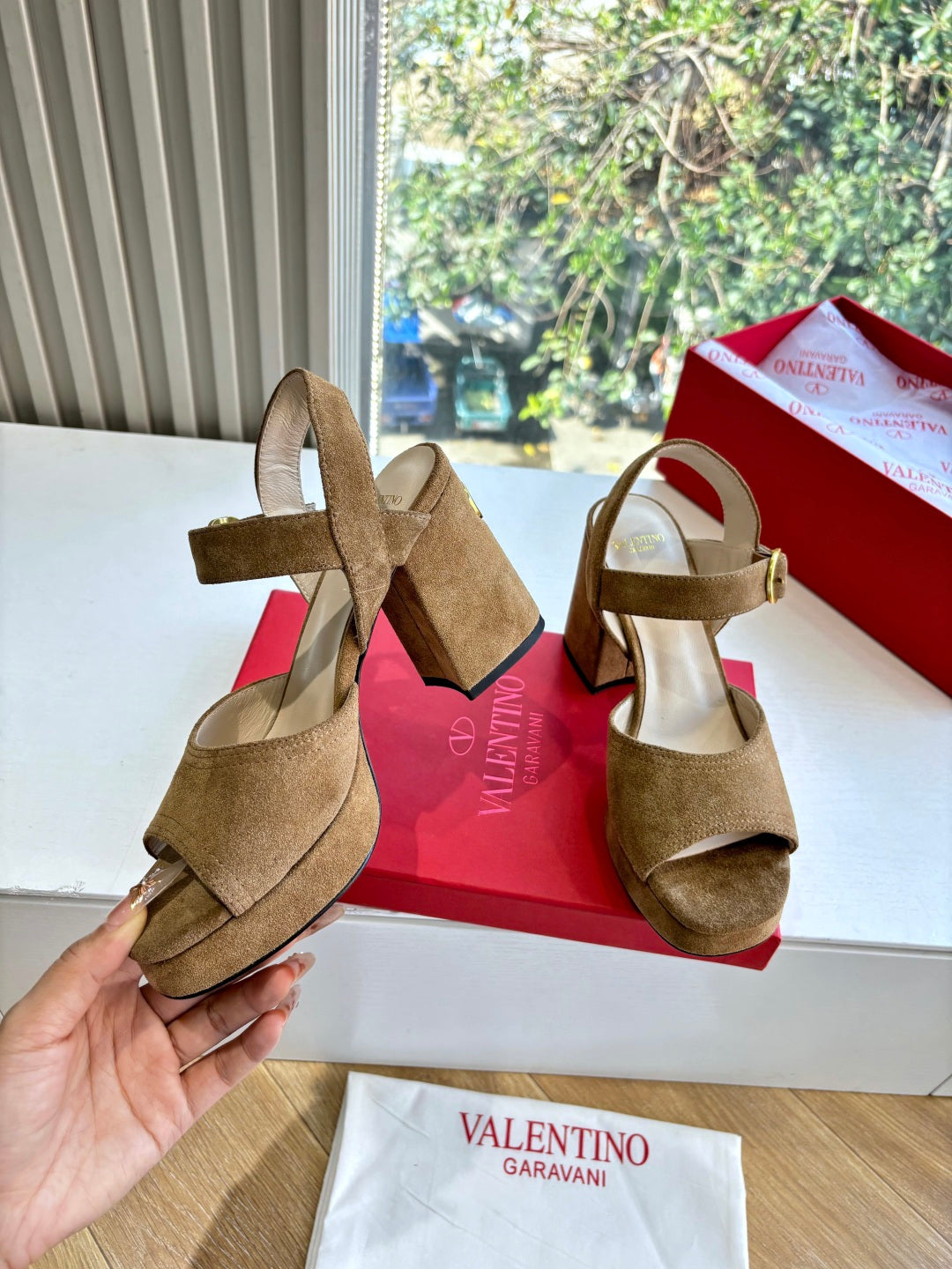 Valentino Fawcette Platform Sandal Khahi Suede 702298