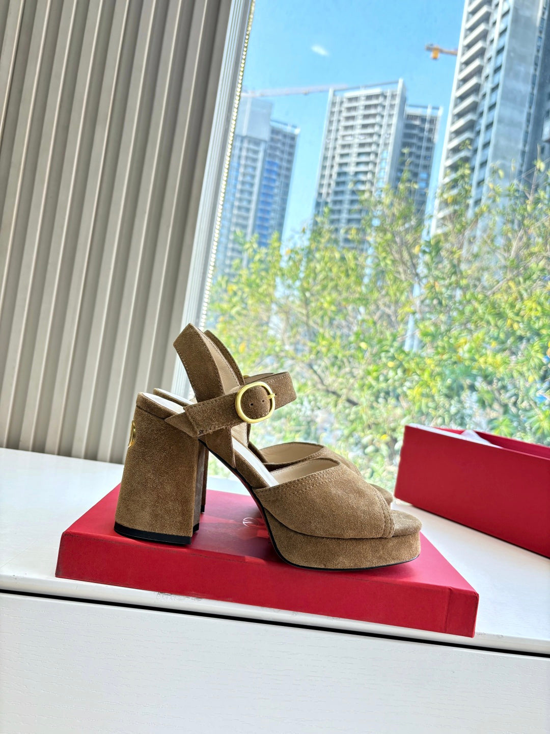 Valentino Fawcette Platform Sandal Khahi Suede 702298
