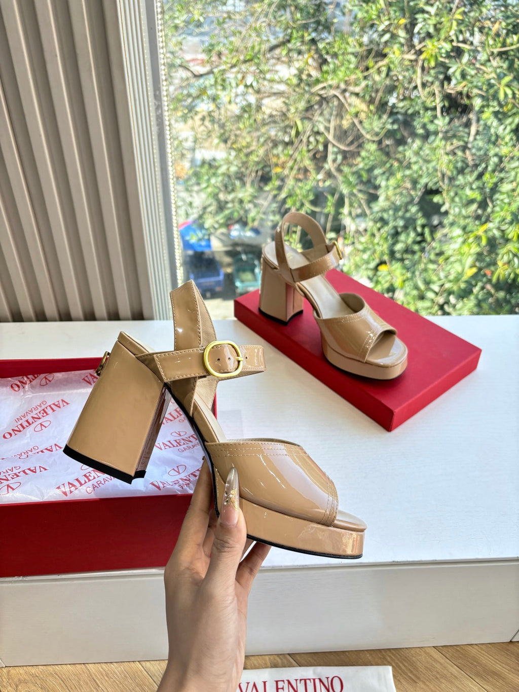 Valentino Fawcette Platform Sandal Beige Patent Leather 702277