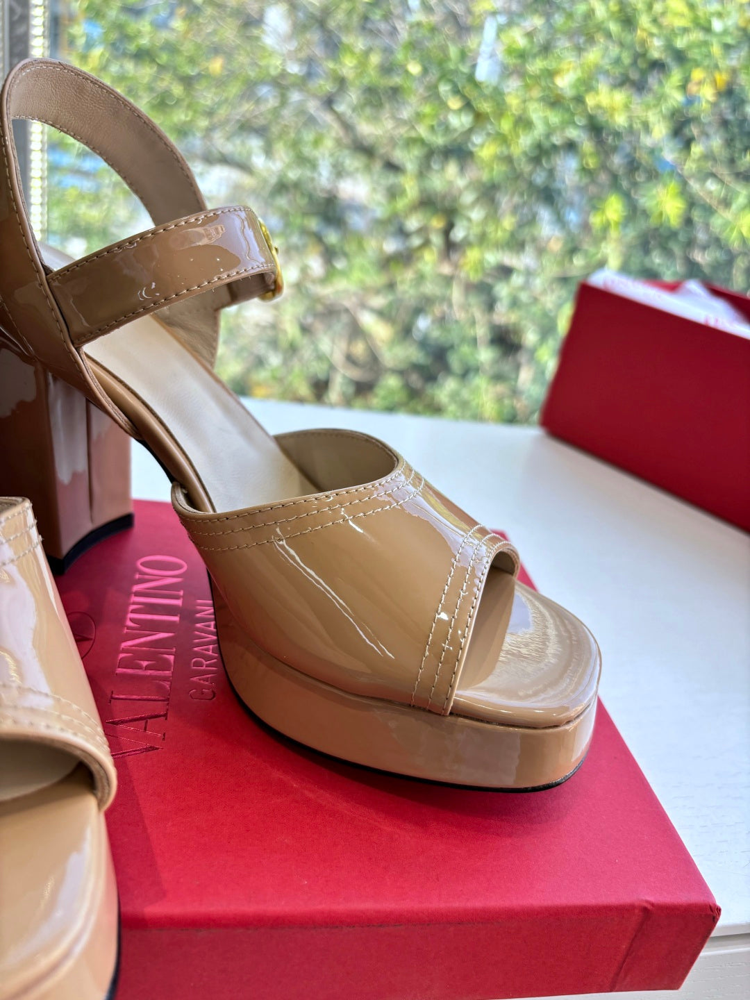 Valentino Fawcette Platform Sandal Beige Patent Leather 702277