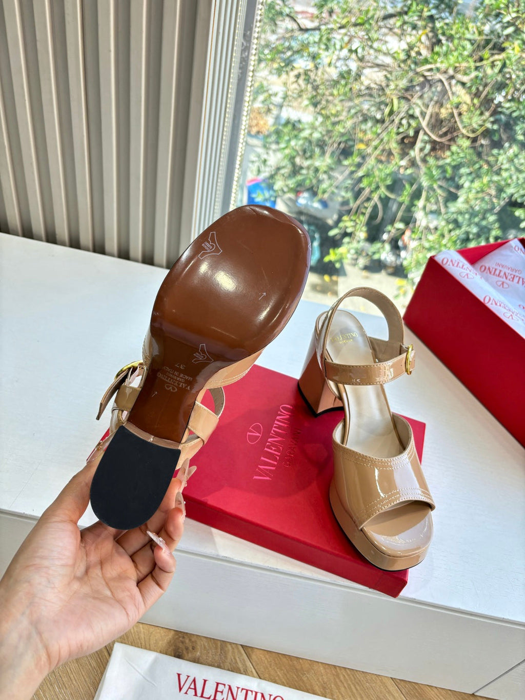 Valentino Fawcette Platform Sandal Beige Patent Leather 702277