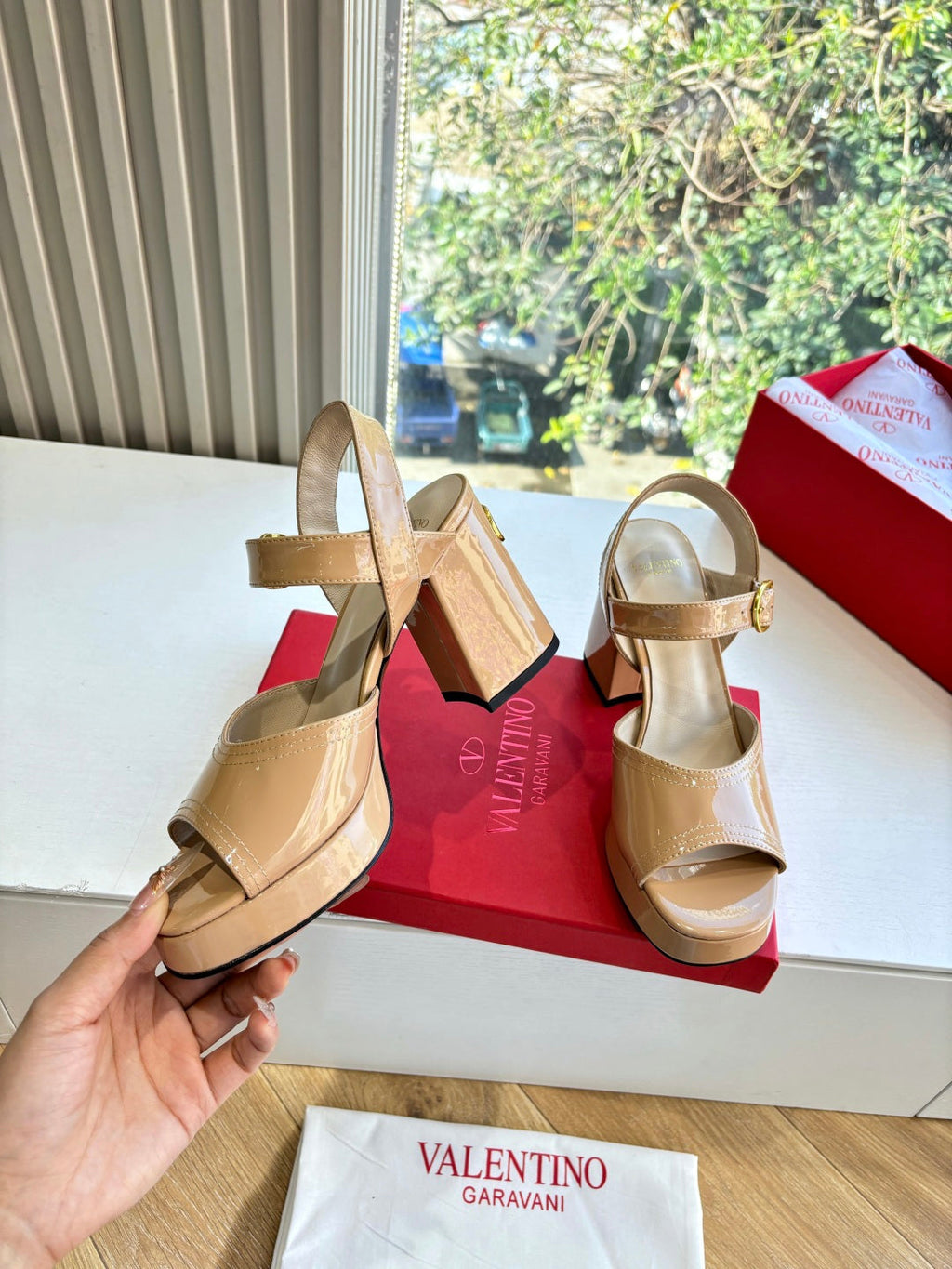 Valentino Fawcette Platform Sandal Beige Patent Leather 702277