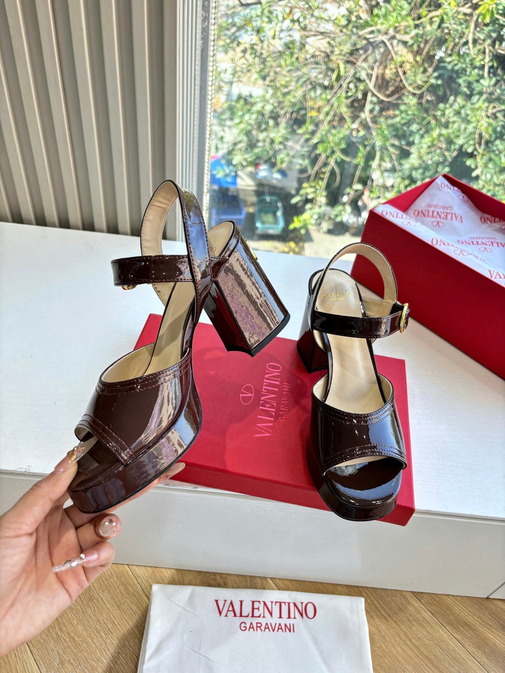 Valentino Fawcette Platform Sandal Brown Patent Leather 702279