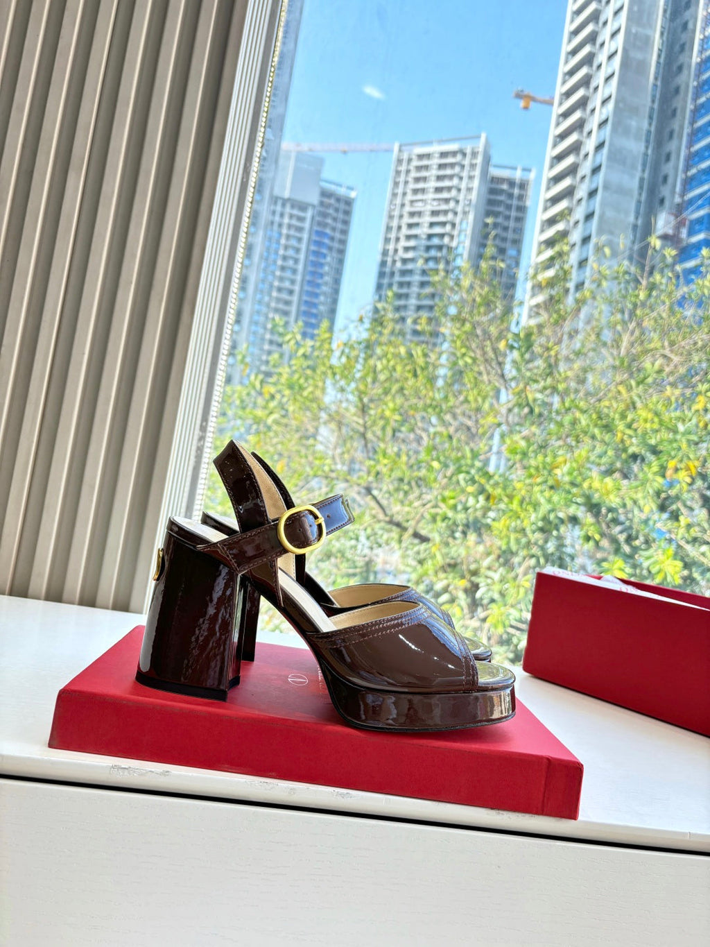 Valentino Fawcette Platform Sandal Brown Patent Leather 702279