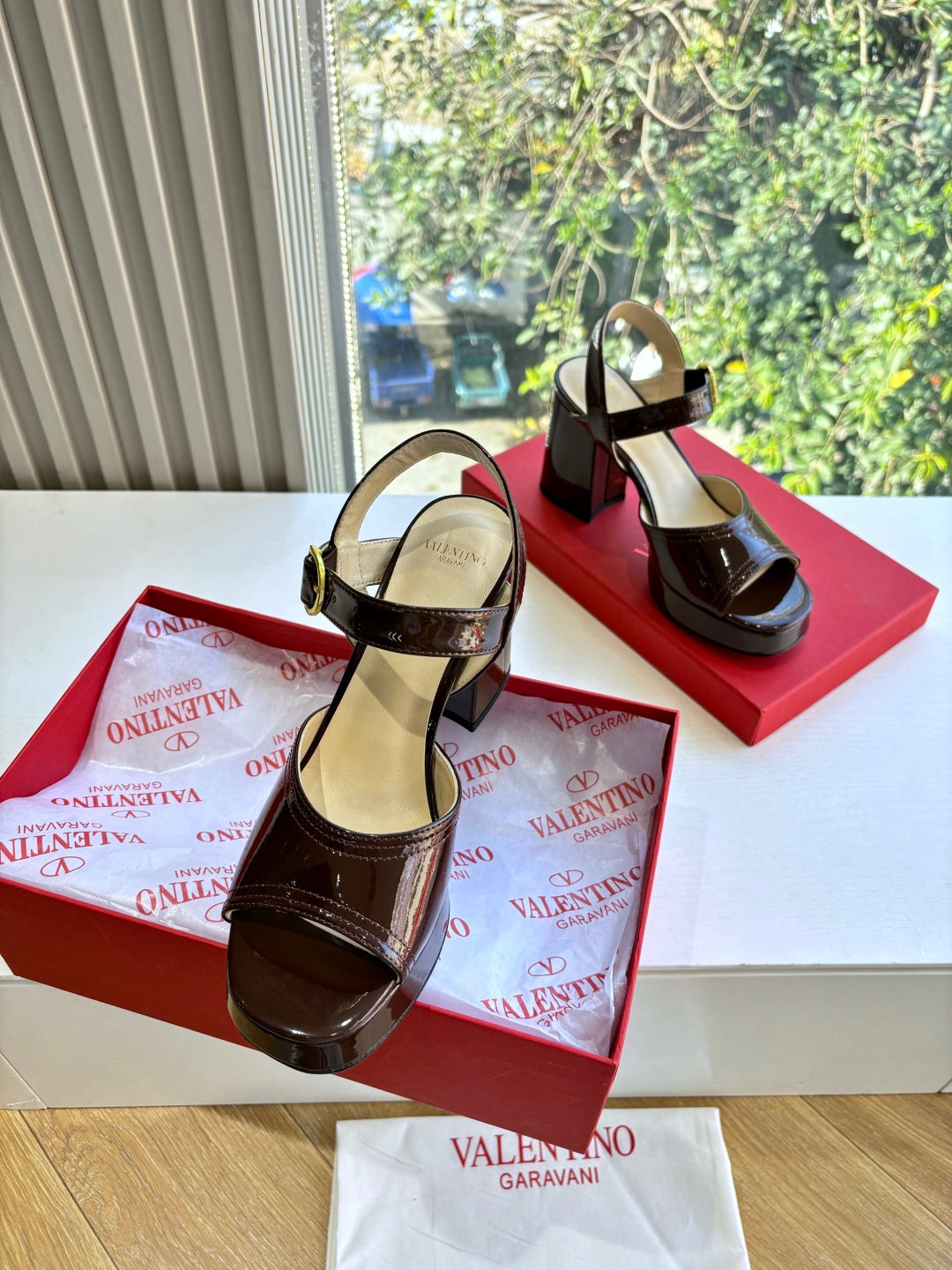 Valentino Fawcette Platform Sandal Brown Patent Leather 702279