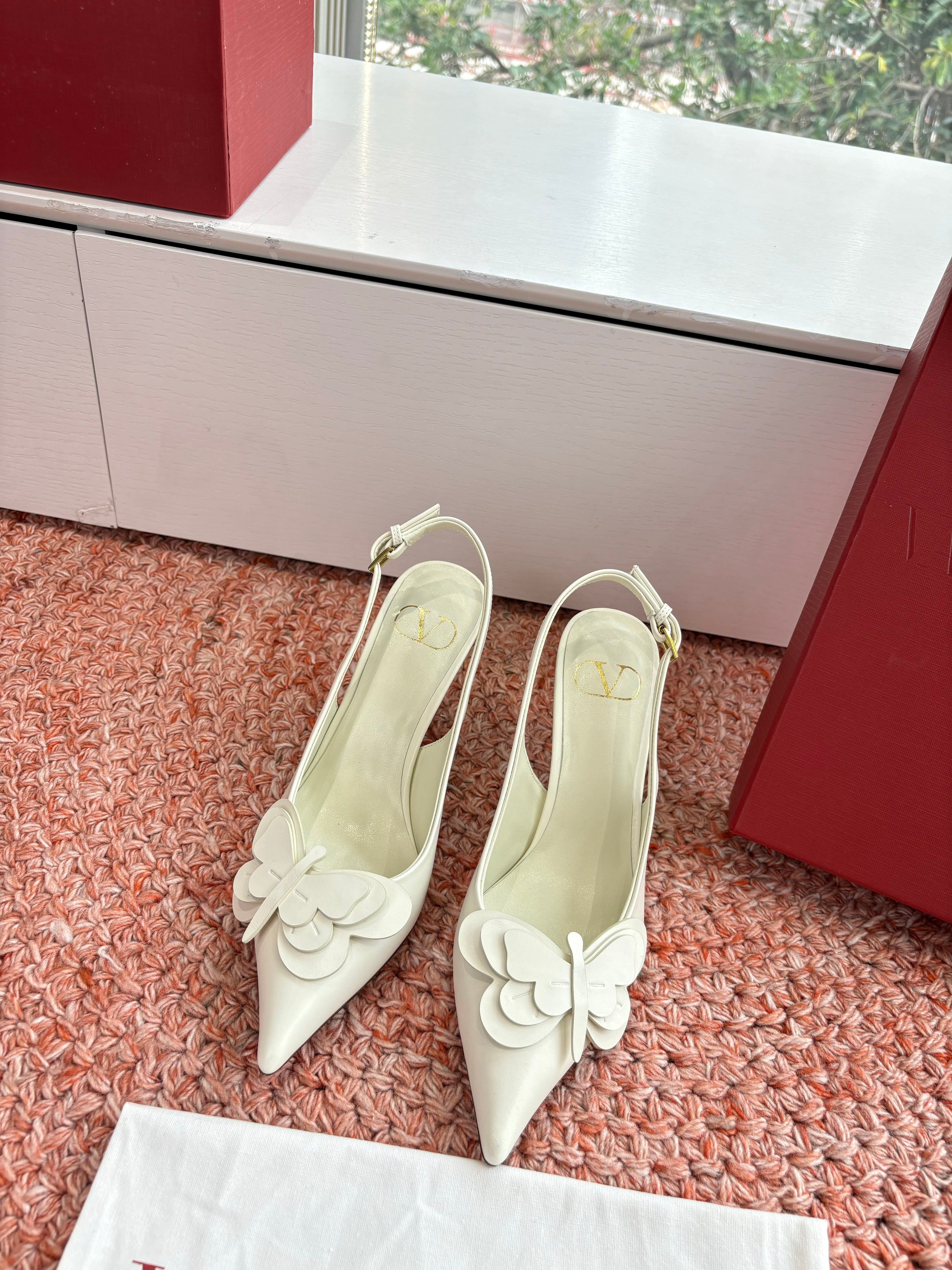 VT 26s Butterfly Slingback White Leather 604040