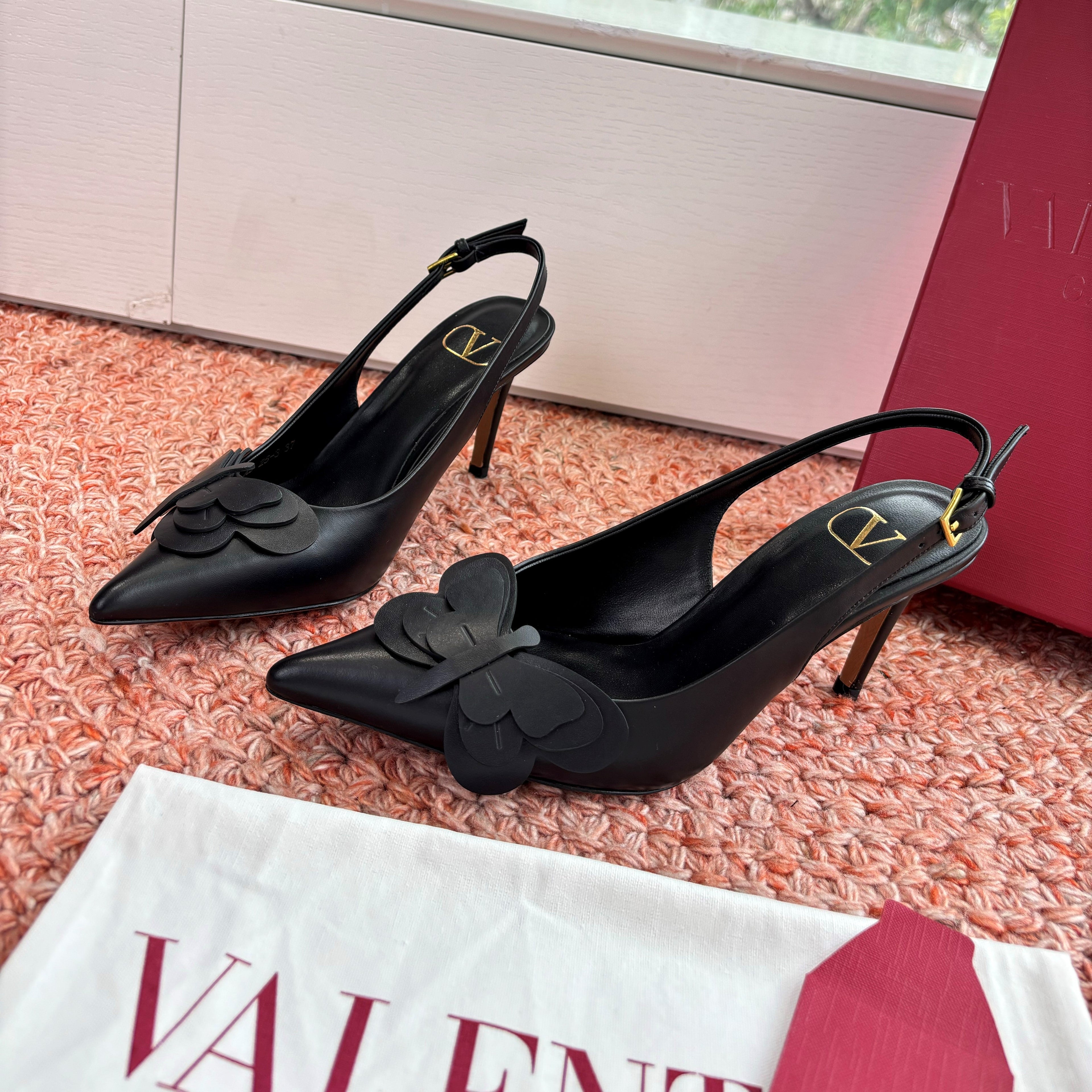 VT 26s Butterfly Slingback Black Leather 604041