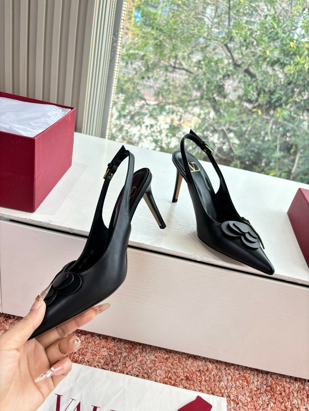 VT 26s Butterfly Slingback Black Leather 604041