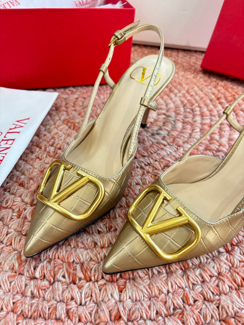 VLogo Signature Slingback 80mm Gold Embossed Sheepskin 702209