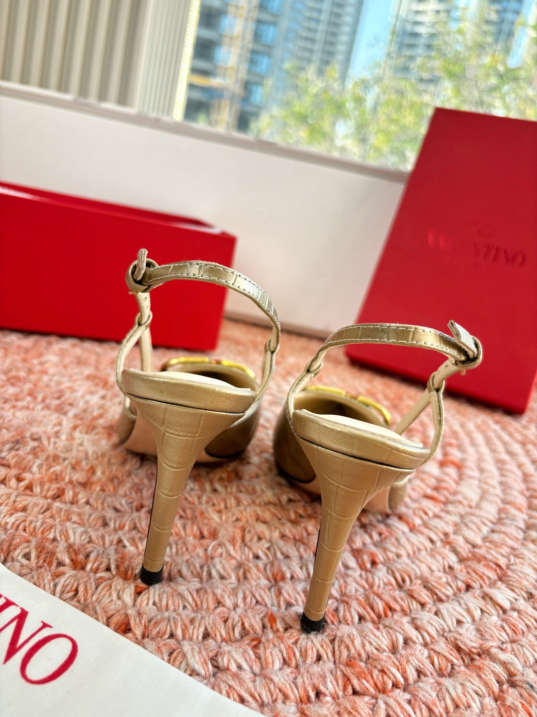 VLogo Signature Slingback 80mm Gold Embossed Sheepskin 702209